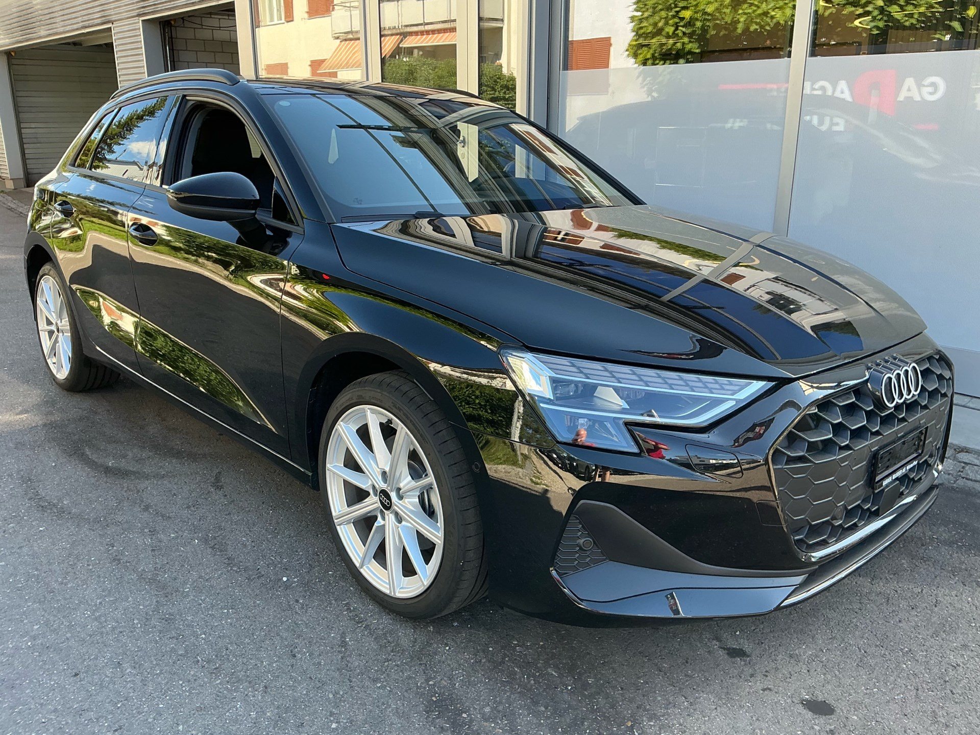 AUDI A3 SSportback S-LINE 40TFSI E S-TRONIC *** TOP AUSSTATTUNG ***-image-2