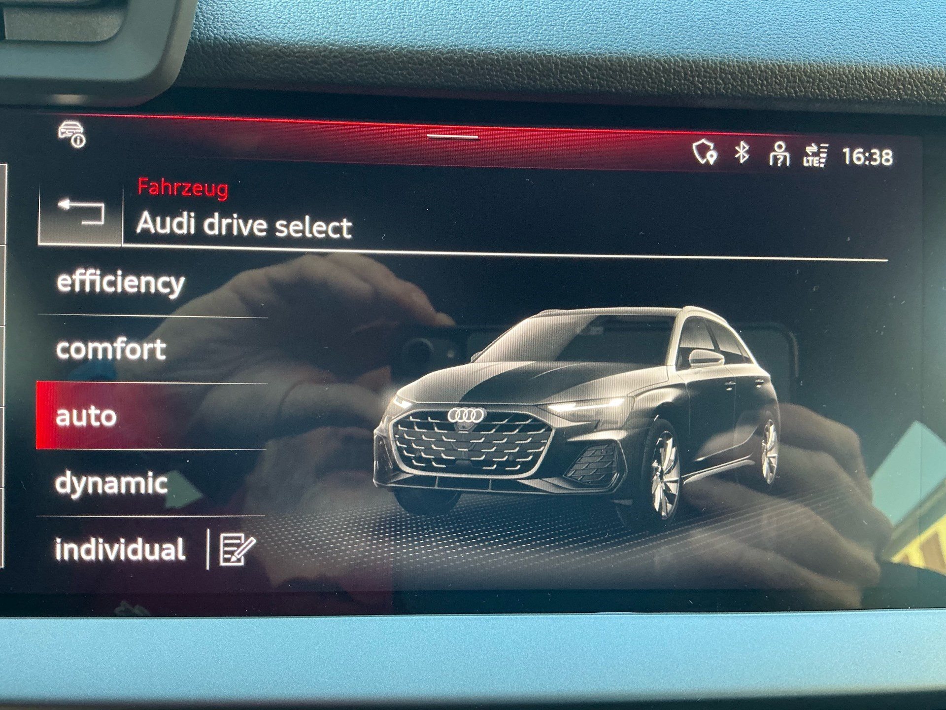 AUDI A3 SSportback S-LINE 40TFSI E S-TRONIC *** TOP AUSSTATTUNG ***-image-13