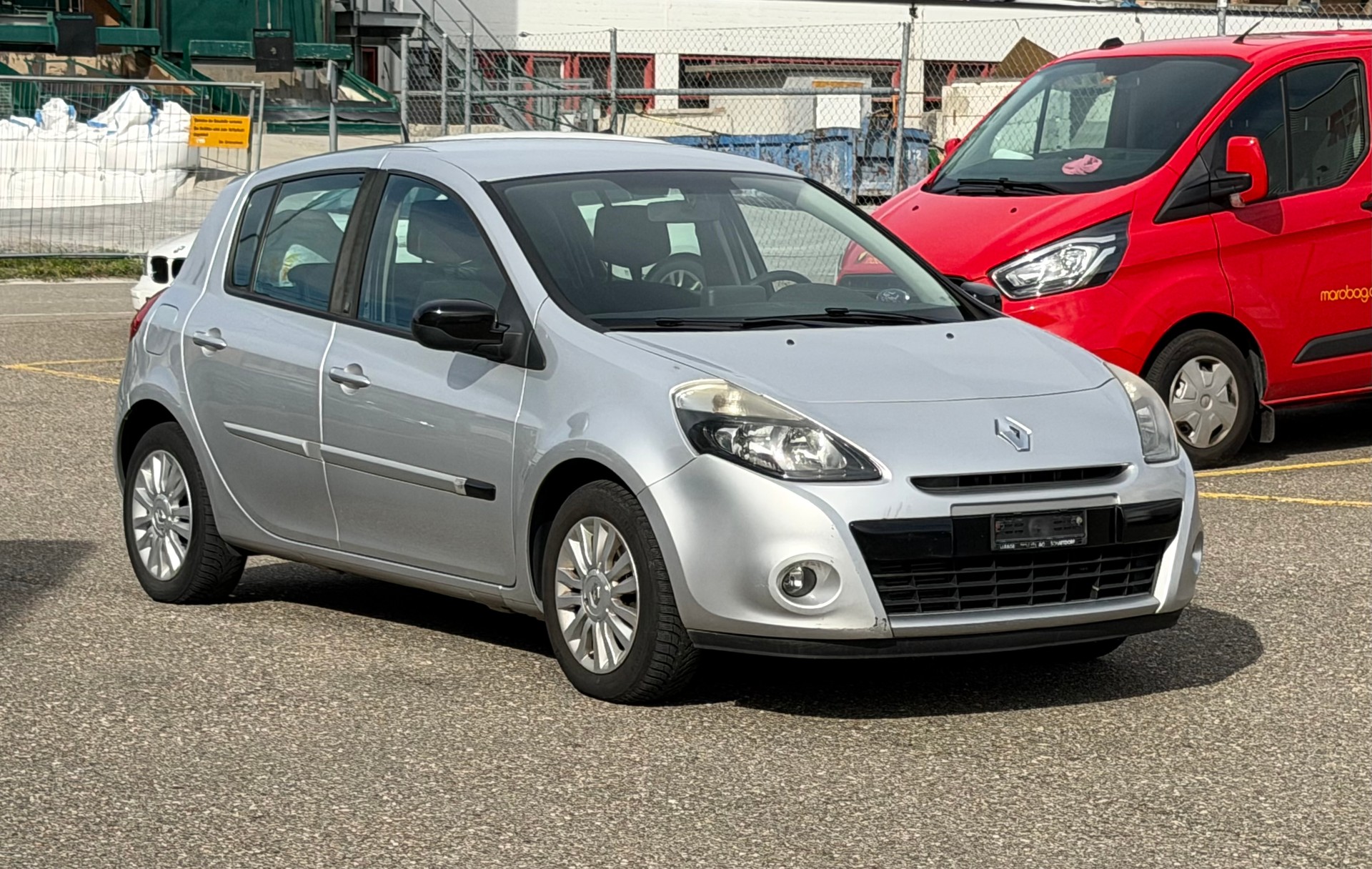 RENAULT Clio 1.2 16V Turbo 20th Edition-image-2
