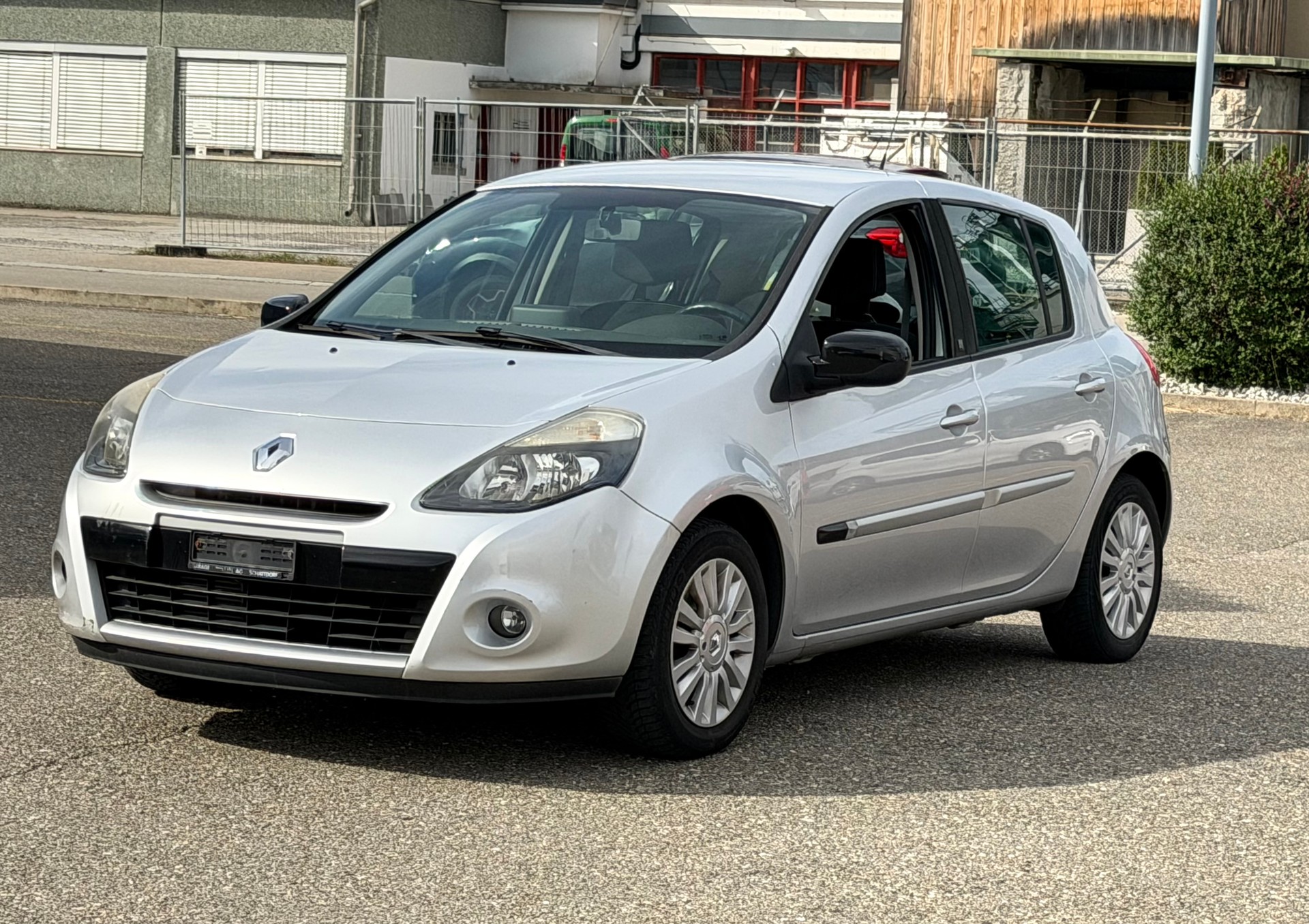 RENAULT Clio 1.2 16V Turbo 20th Edition-image-0