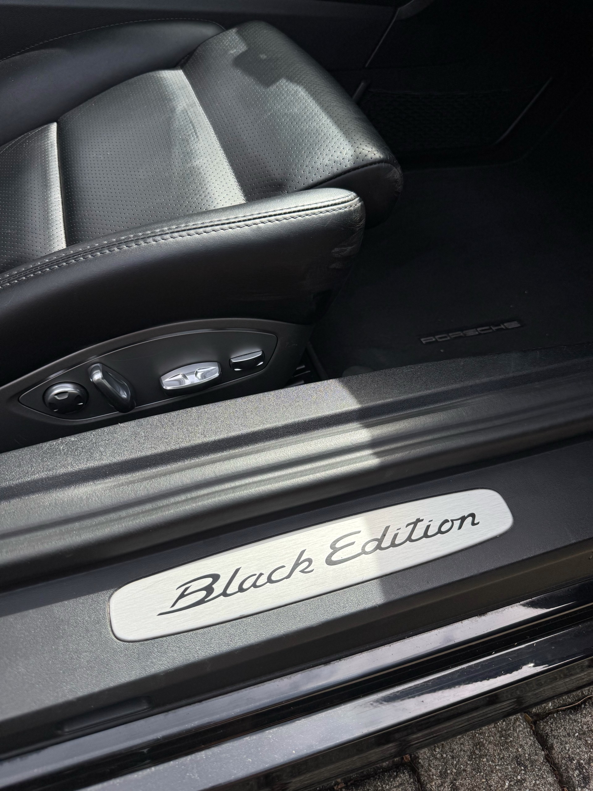 PORSCHE 2.7 Black Edition PDK-image-5