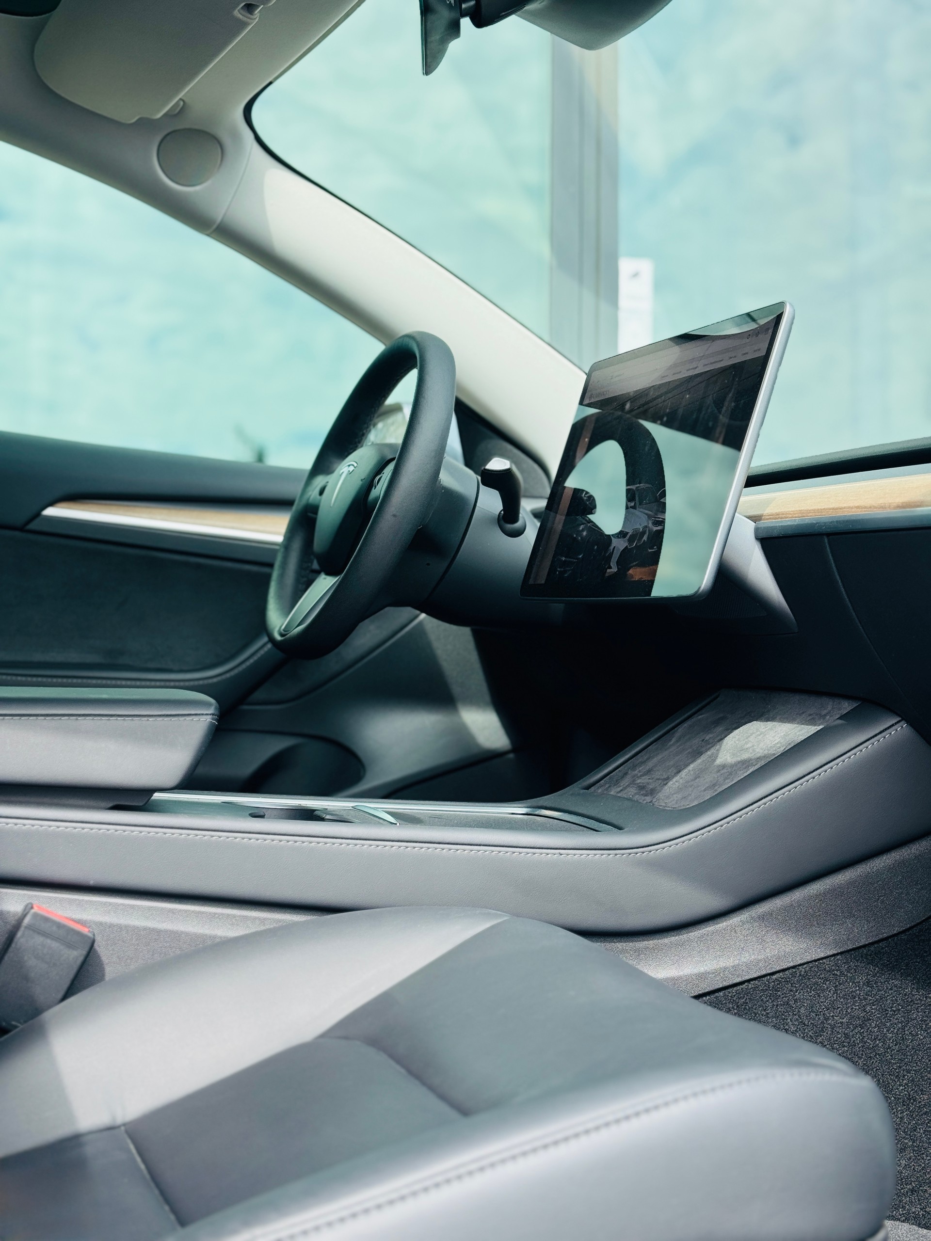 TESLA Model 3 Long Range Dual Motor AWD / Enhanced Autopilot / AMD Ryzen-image-9