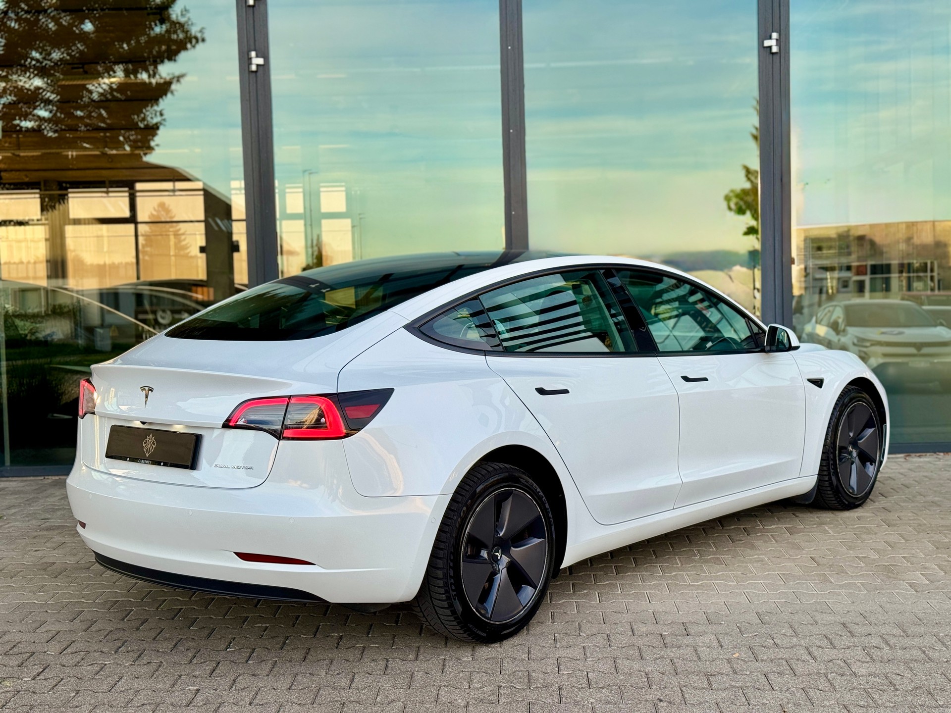 TESLA Model 3 Long Range Dual Motor AWD / Enhanced Autopilot / AMD Ryzen-image-3