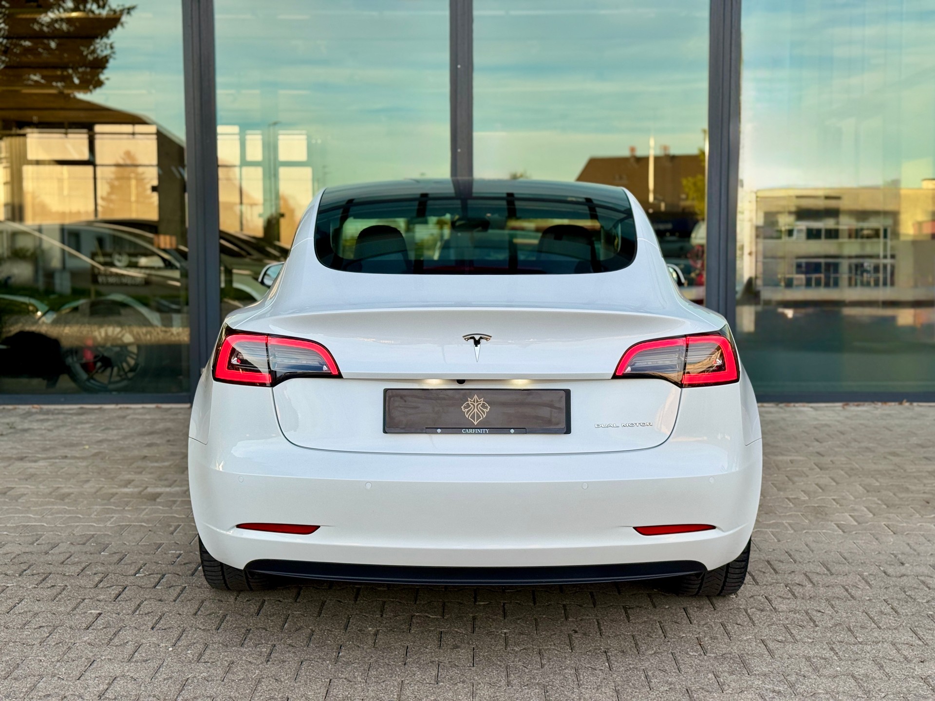 TESLA Model 3 Long Range Dual Motor AWD / Enhanced Autopilot / AMD Ryzen-image-4