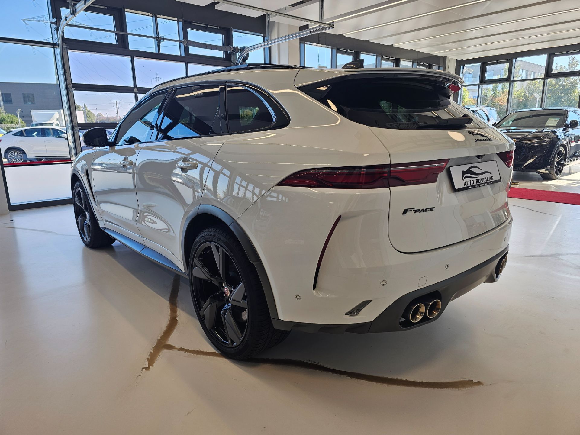 JAGUAR F-Pace 5.0 V8 SVR P550 AWD-image-5