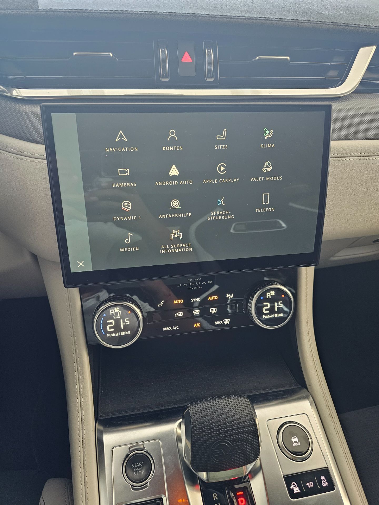 JAGUAR F-Pace 5.0 V8 SVR P550 AWD-image-19