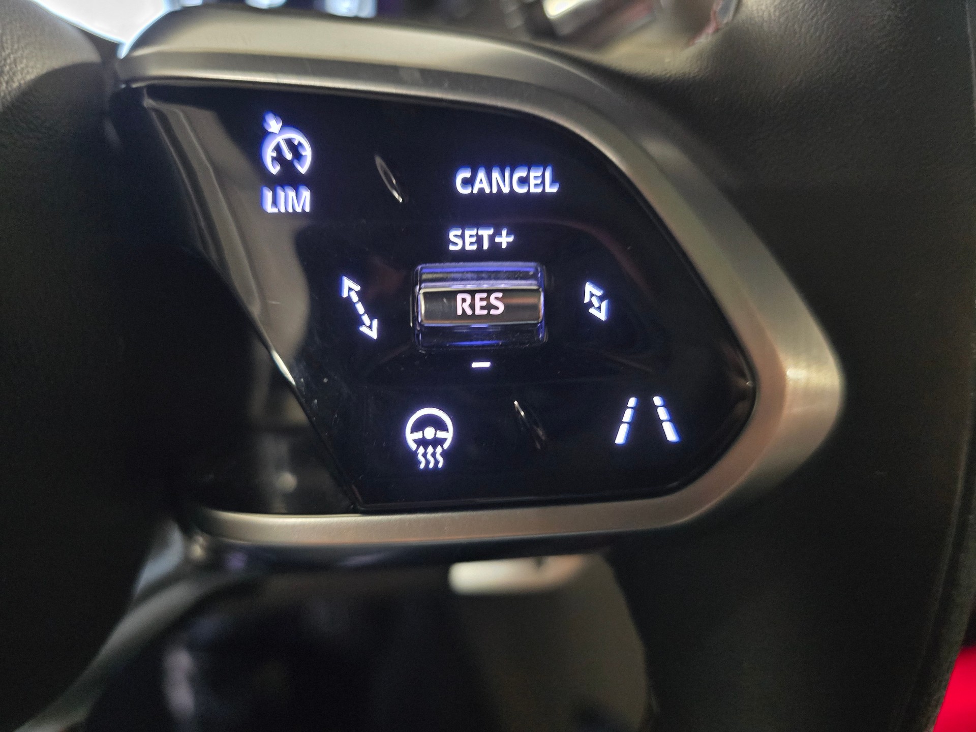 JAGUAR F-Pace 5.0 V8 SVR P550 AWD-image-11