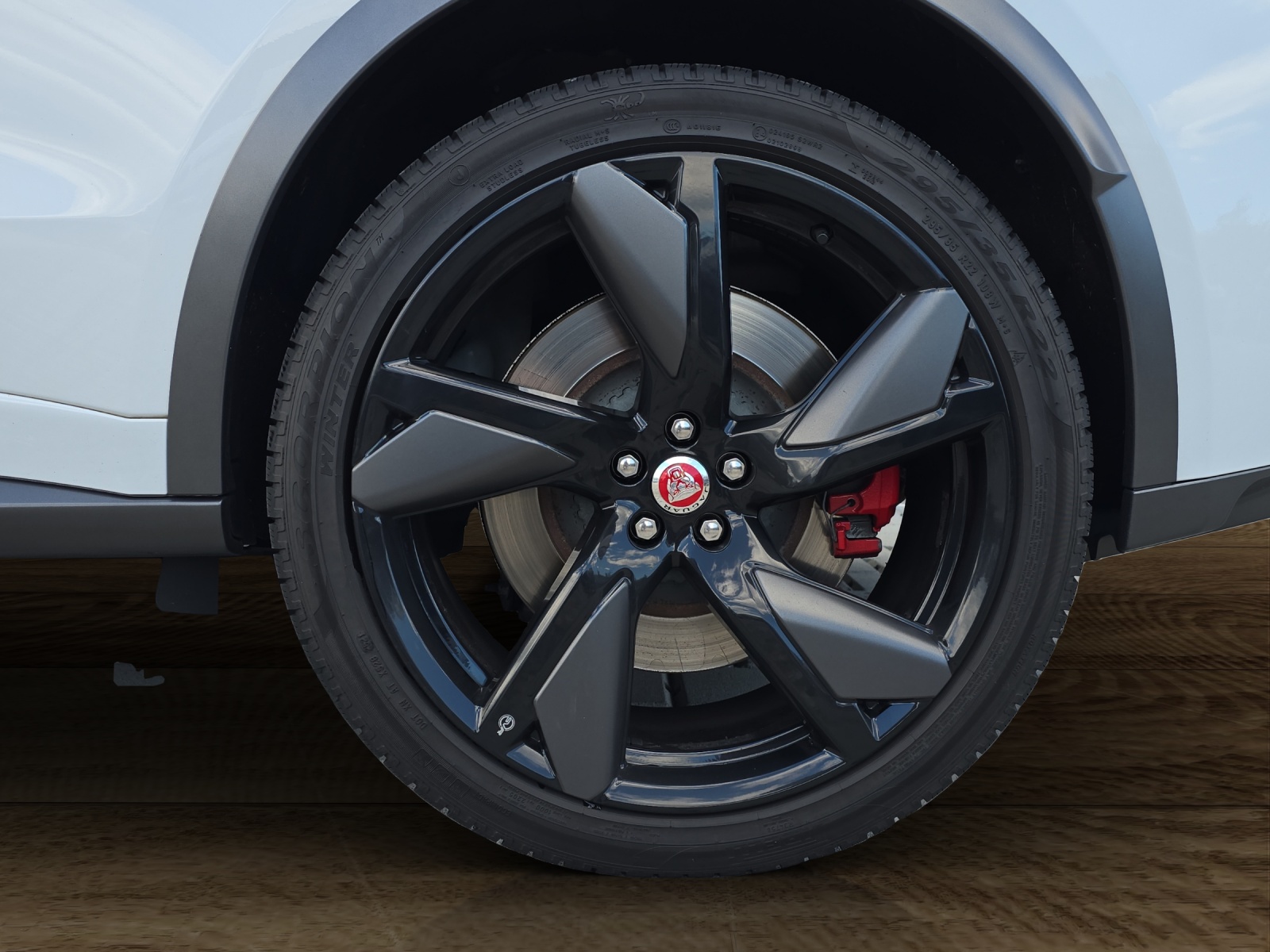 JAGUAR F-Pace 5.0 V8 SVR P550 AWD-image-28