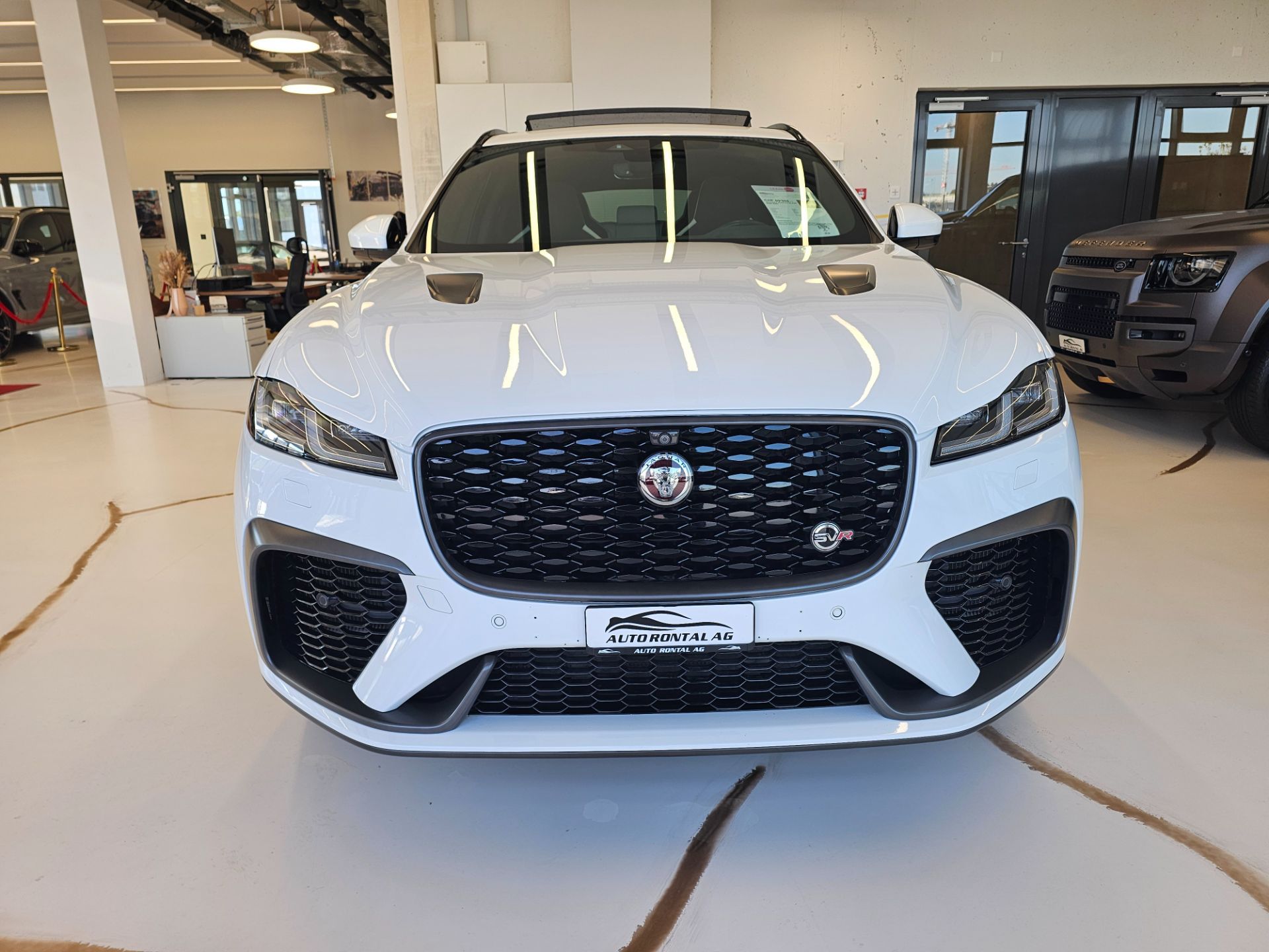 JAGUAR F-Pace 5.0 V8 SVR P550 AWD-showroom-element-1