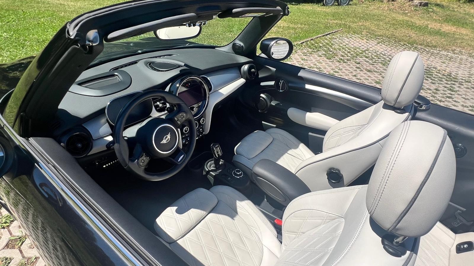 MINI Mini Cooper John Cooper Works Cabriolet Steptronic-image-5