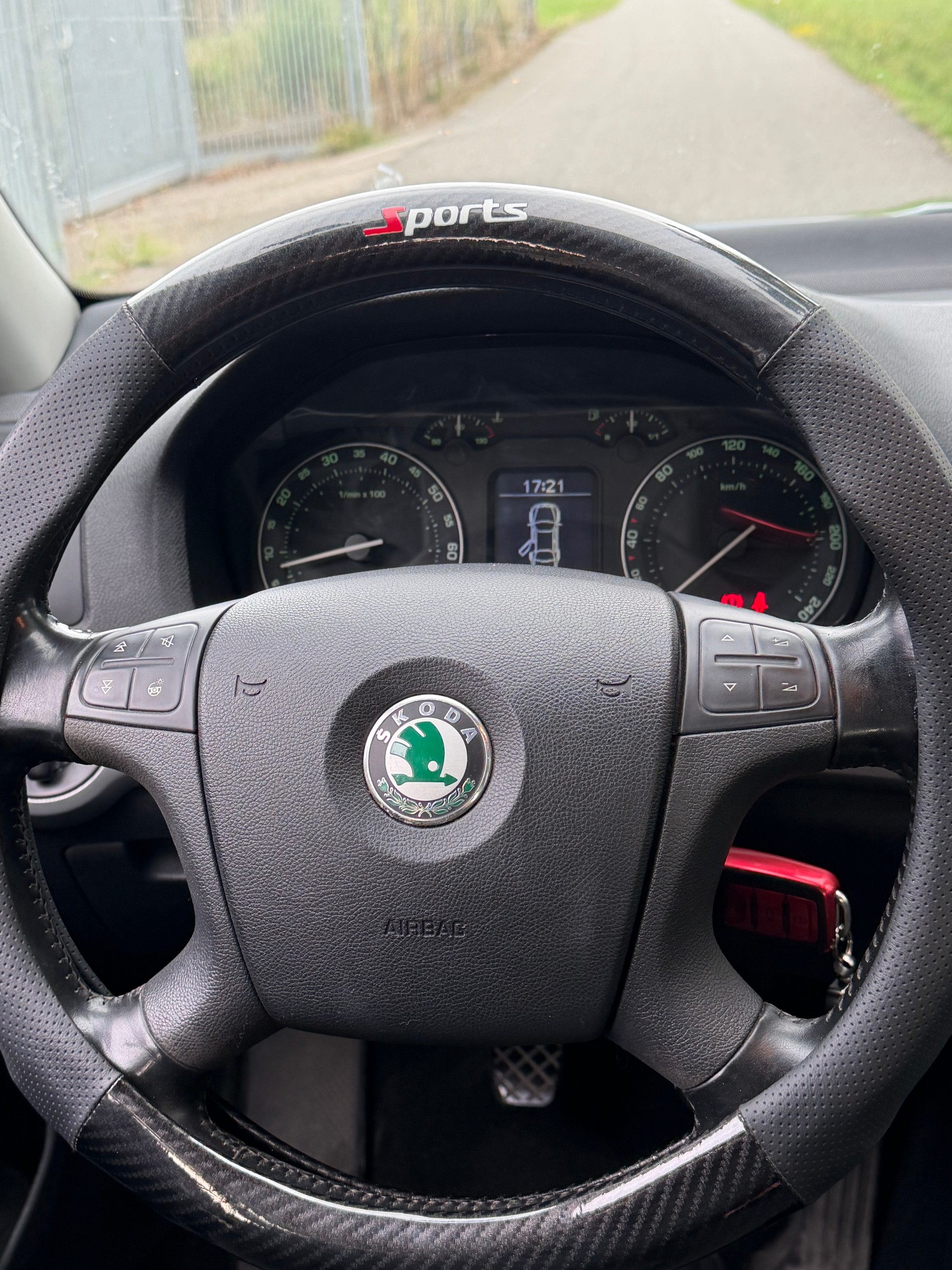 SKODA OCTAVIA-image-13