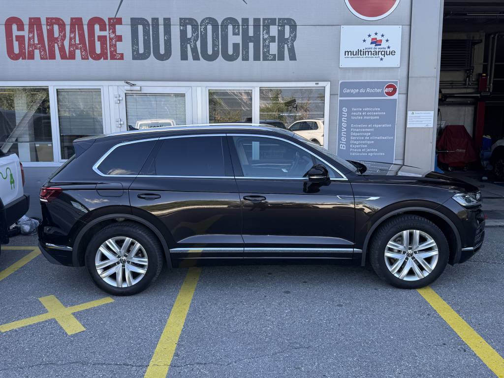 VW Touareg 3.0 V6 TDI Atmosphere-image-4