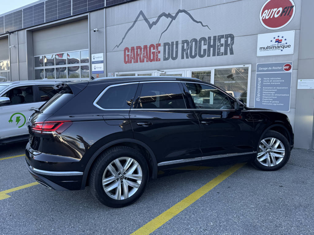 VW Touareg 3.0 V6 TDI Atmosphere-image-3