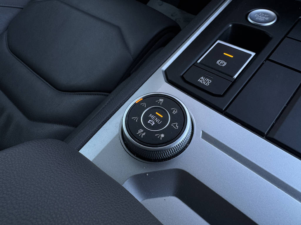 VW Touareg 3.0 V6 TDI Atmosphere-image-15
