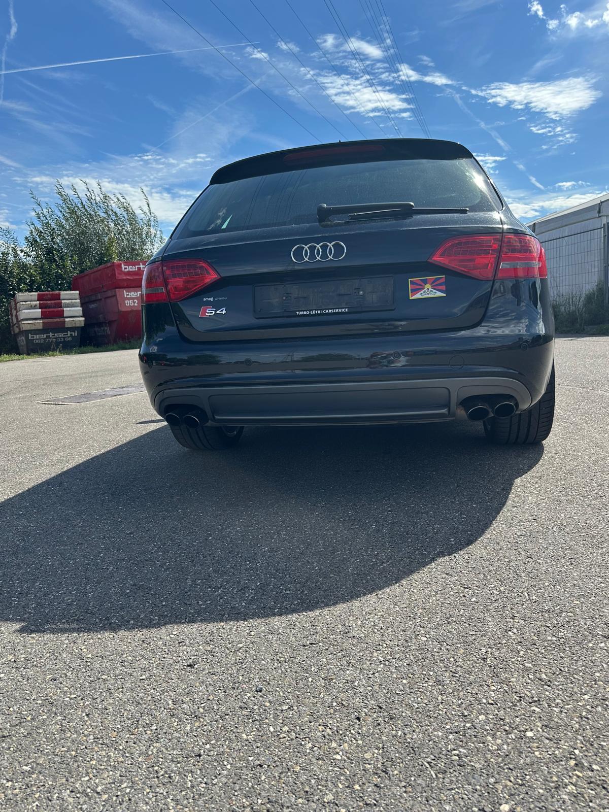 AUDI S4 Avant 3.0 TFSI quattro S-tronic-image-3