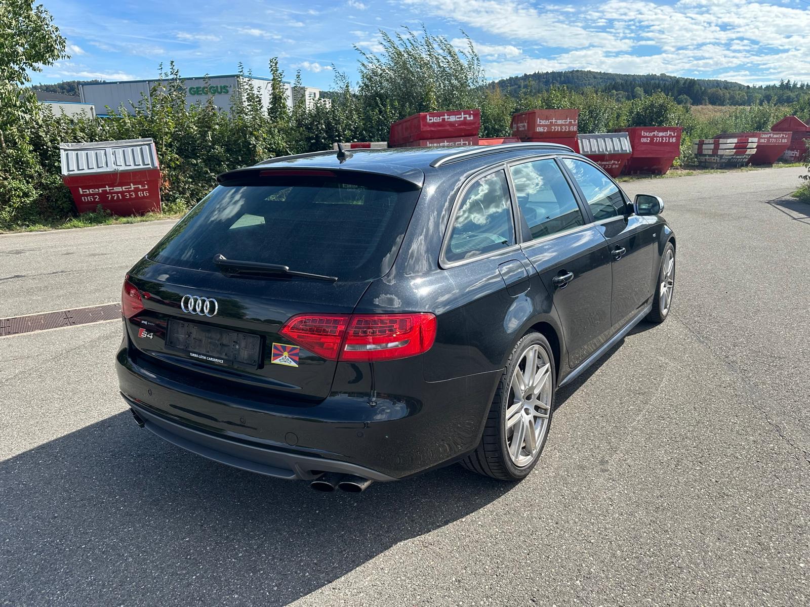 AUDI S4 Avant 3.0 TFSI quattro S-tronic-image-9