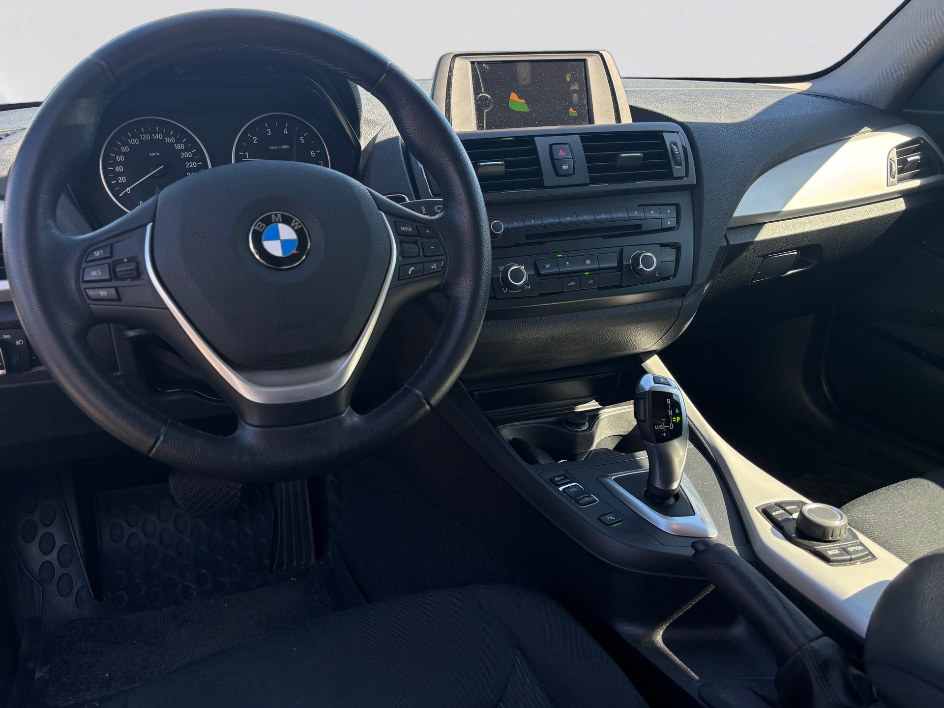 BMW 116i Steptronic-image-7