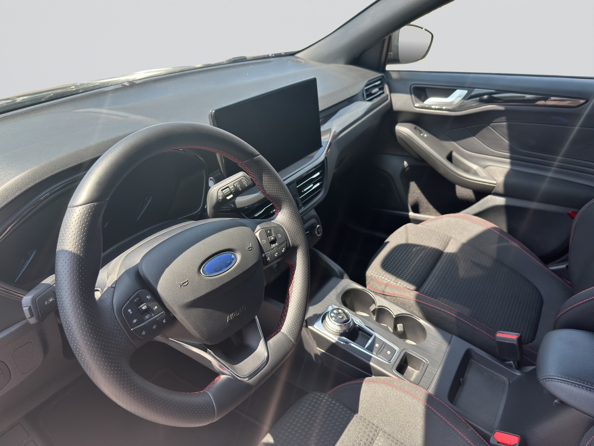 FORD Focus 1.5 TDCi EcoBlue ST-Line Automatic-image-6