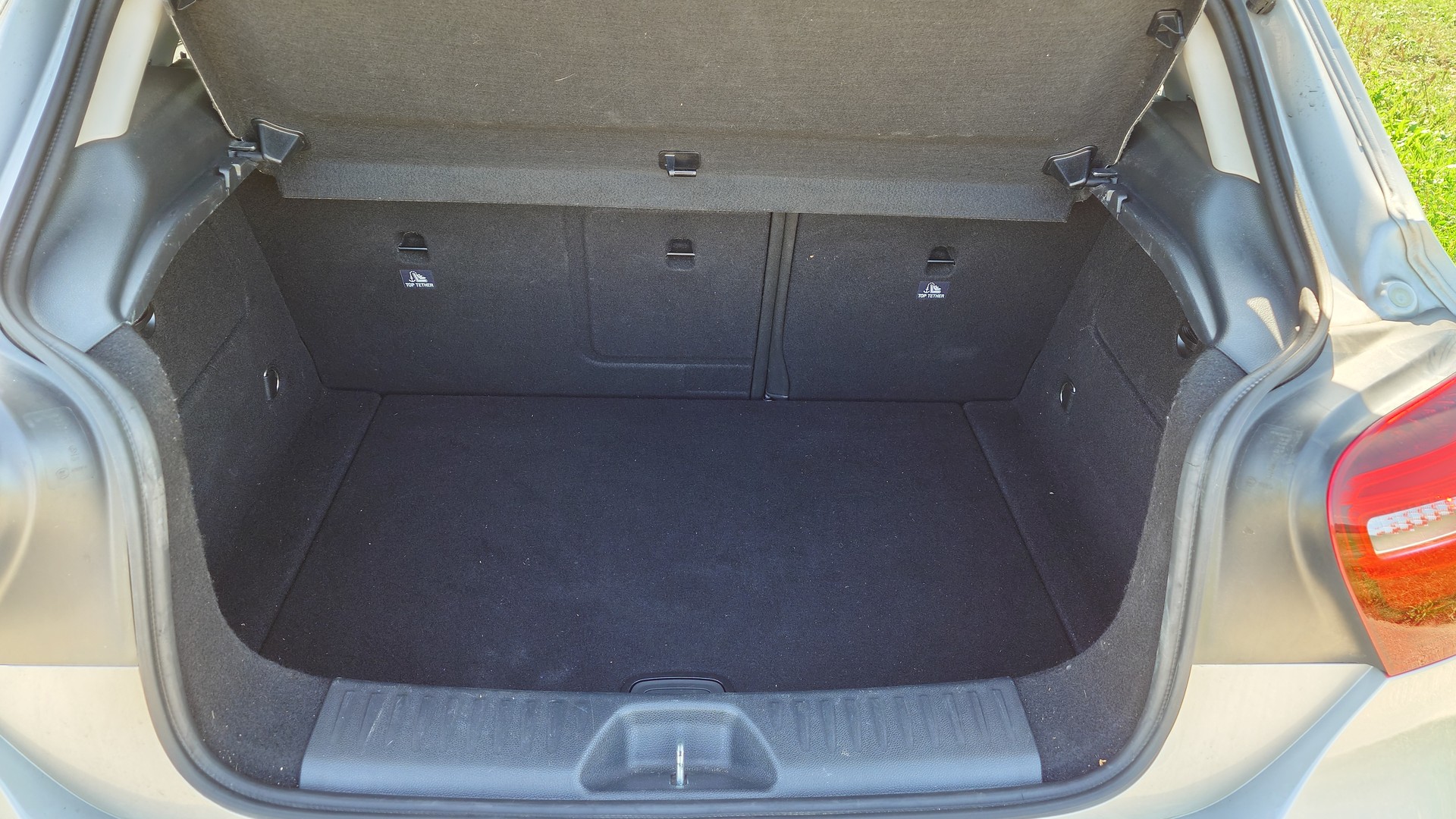 MERCEDES-BENZ A 180 Night Star 7G-DCT-image-4