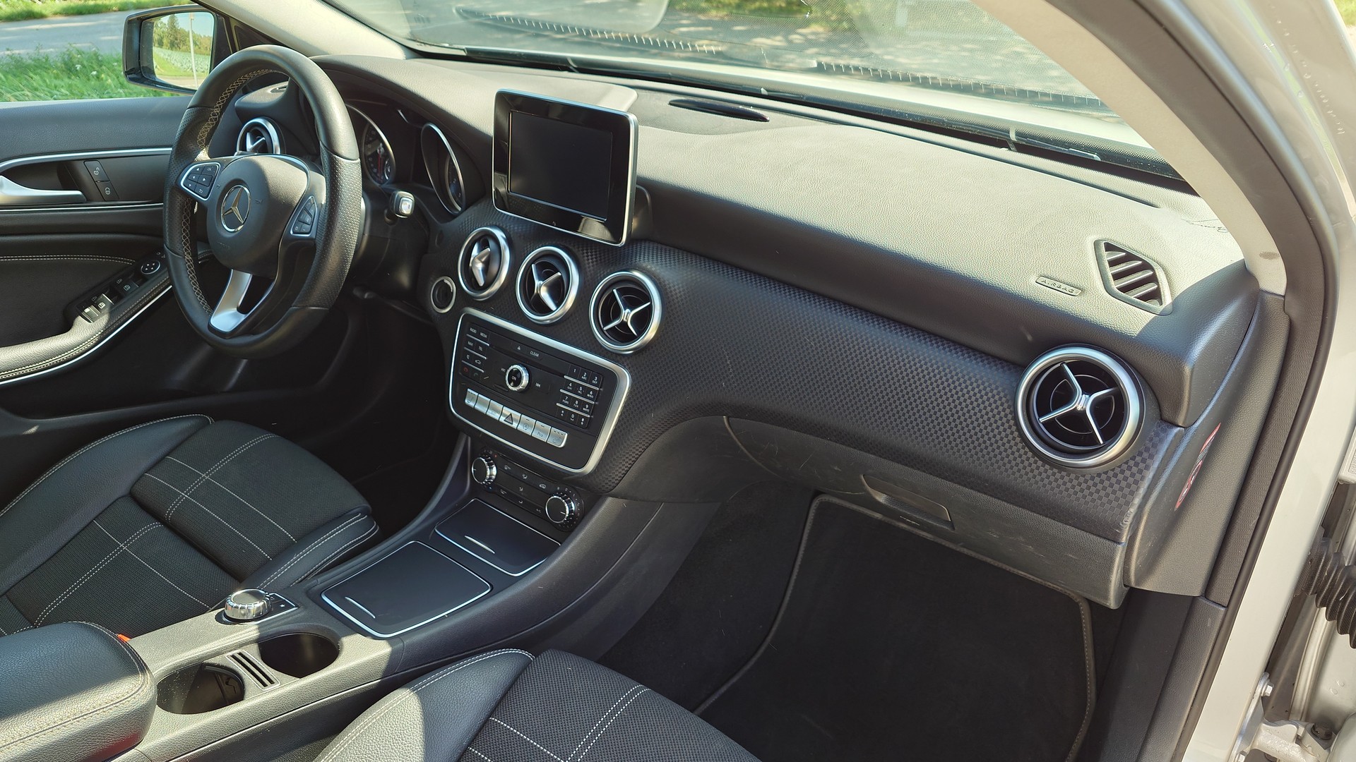 MERCEDES-BENZ A 180 Night Star 7G-DCT-image-10