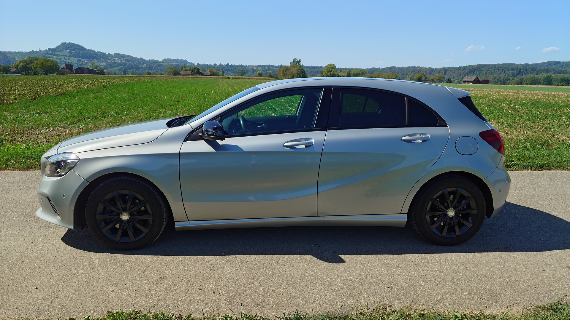 MERCEDES-BENZ A 180 Night Star 7G-DCT-image-1