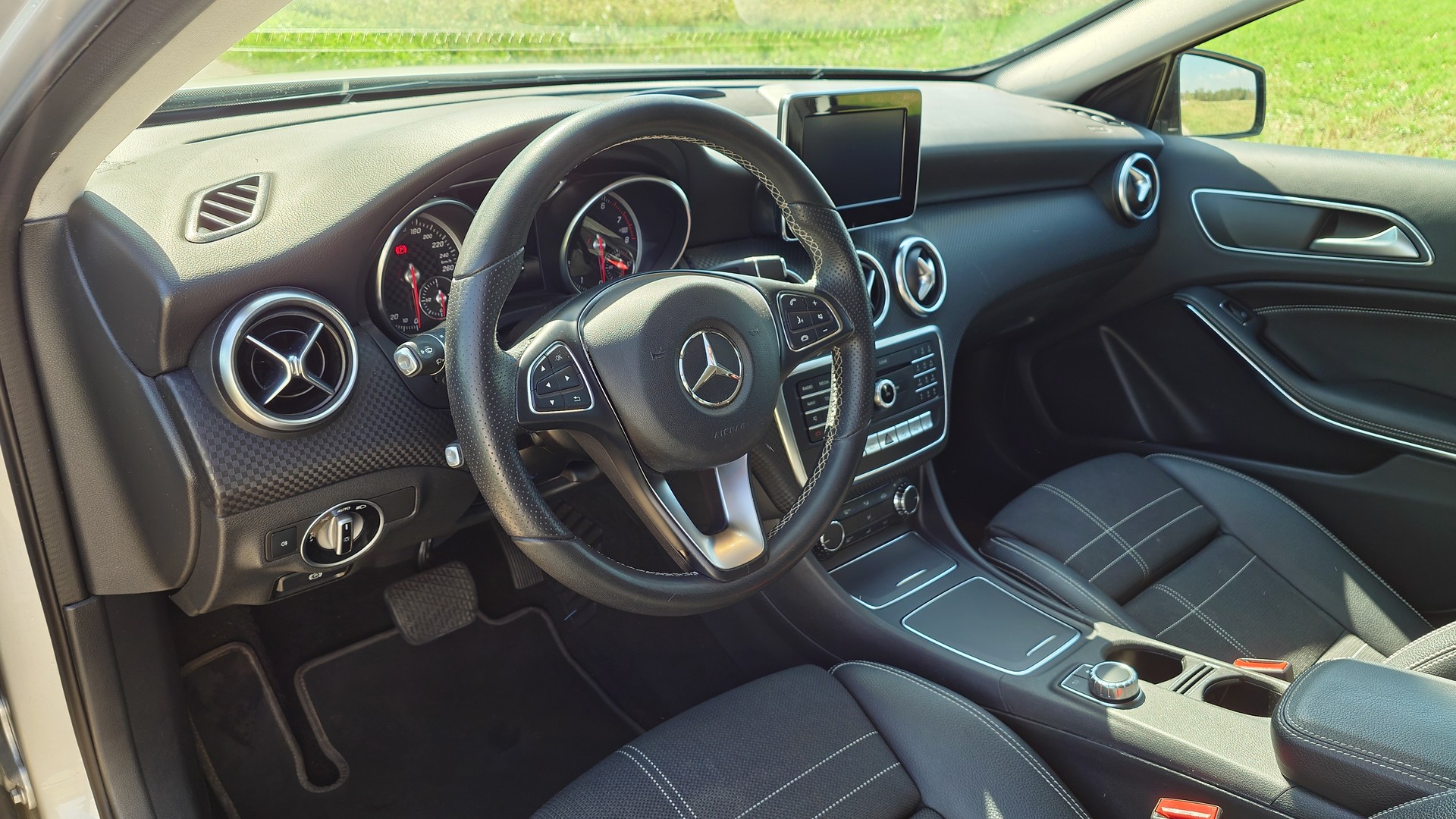MERCEDES-BENZ A 180 Night Star 7G-DCT-image-9