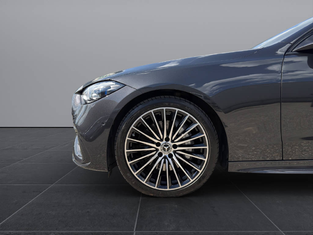 MERCEDES-BENZ C 200 AMG Line 4matic Kombi-image-18