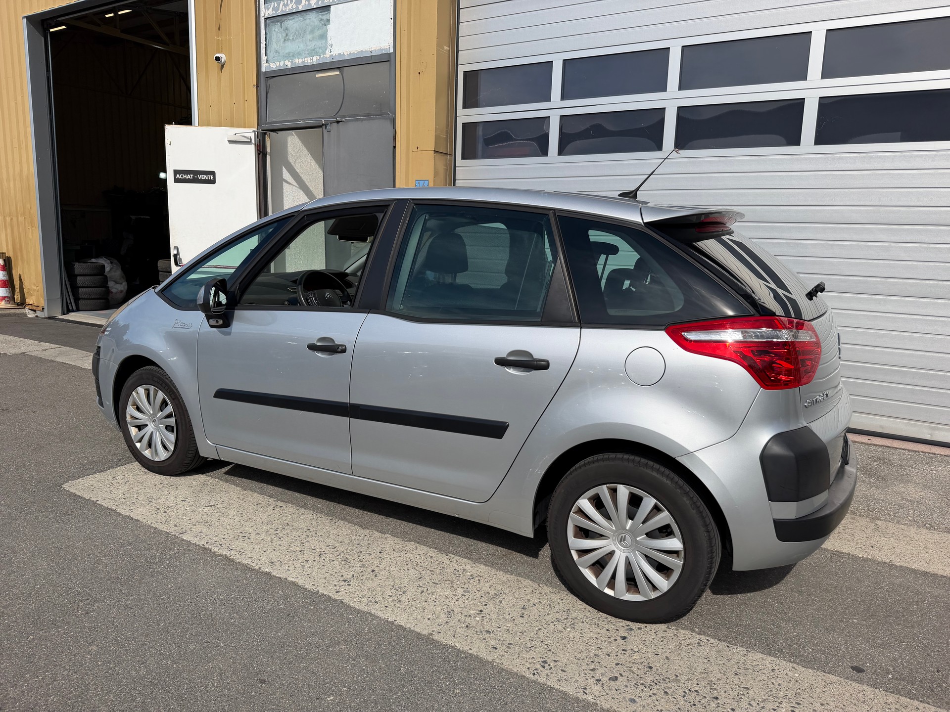 CITROEN C4 Picasso 1.6 HDI 16V Dynamique à vendre dans l’état-image-6