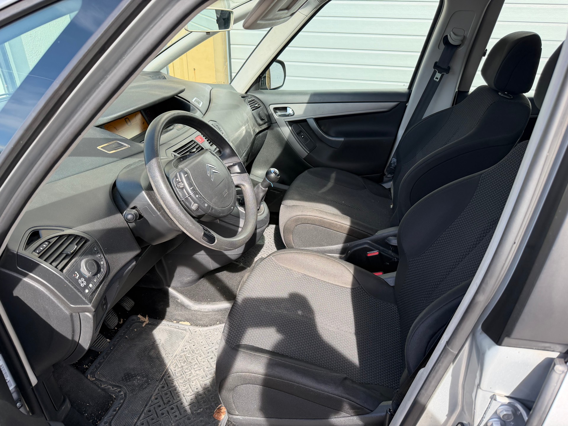 CITROEN C4 Picasso 1.6 HDI 16V Dynamique à vendre dans l’état-image-11