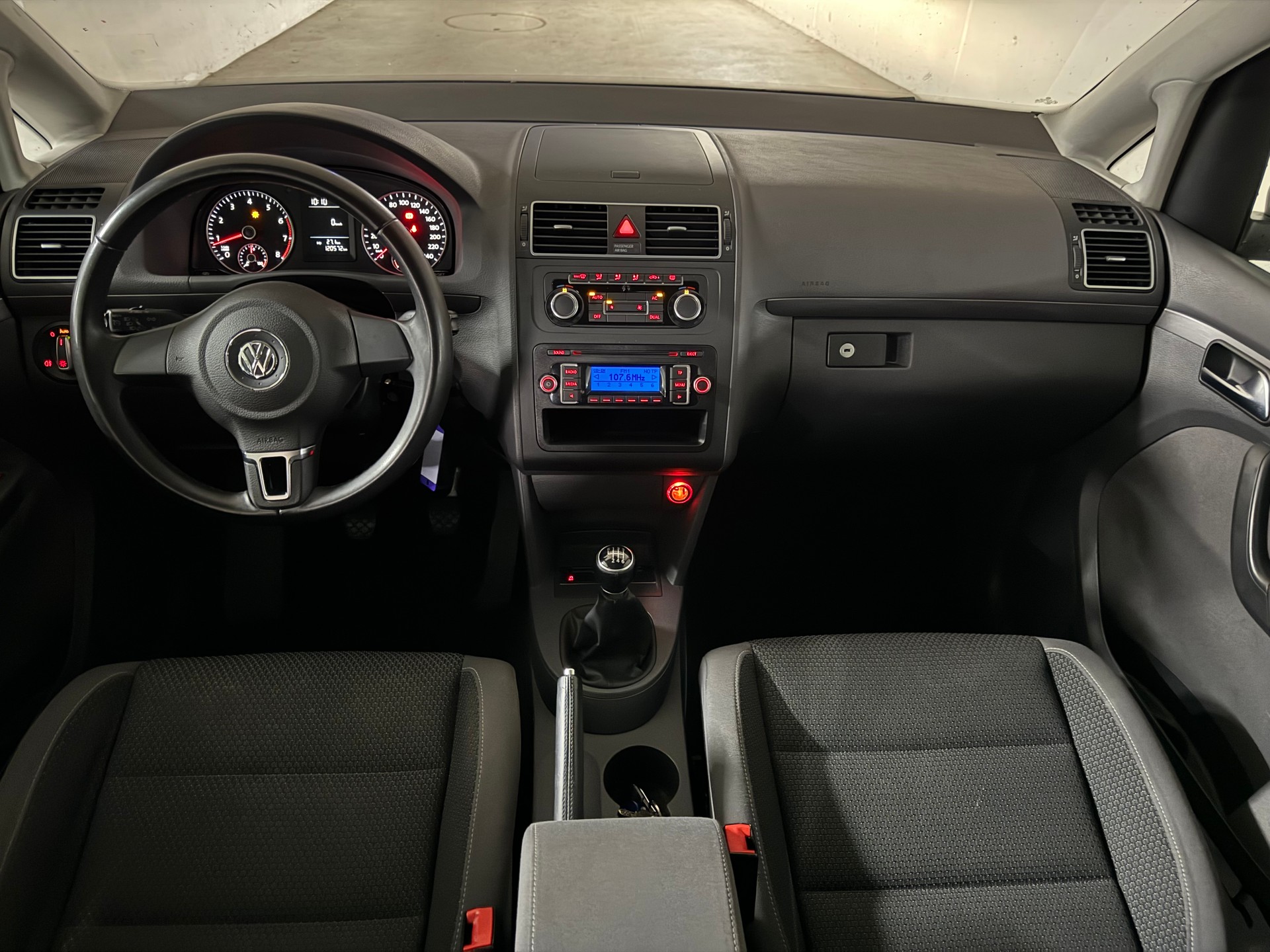 VW Touran 1.4 TSI Comfortline 7-Platz-image-10