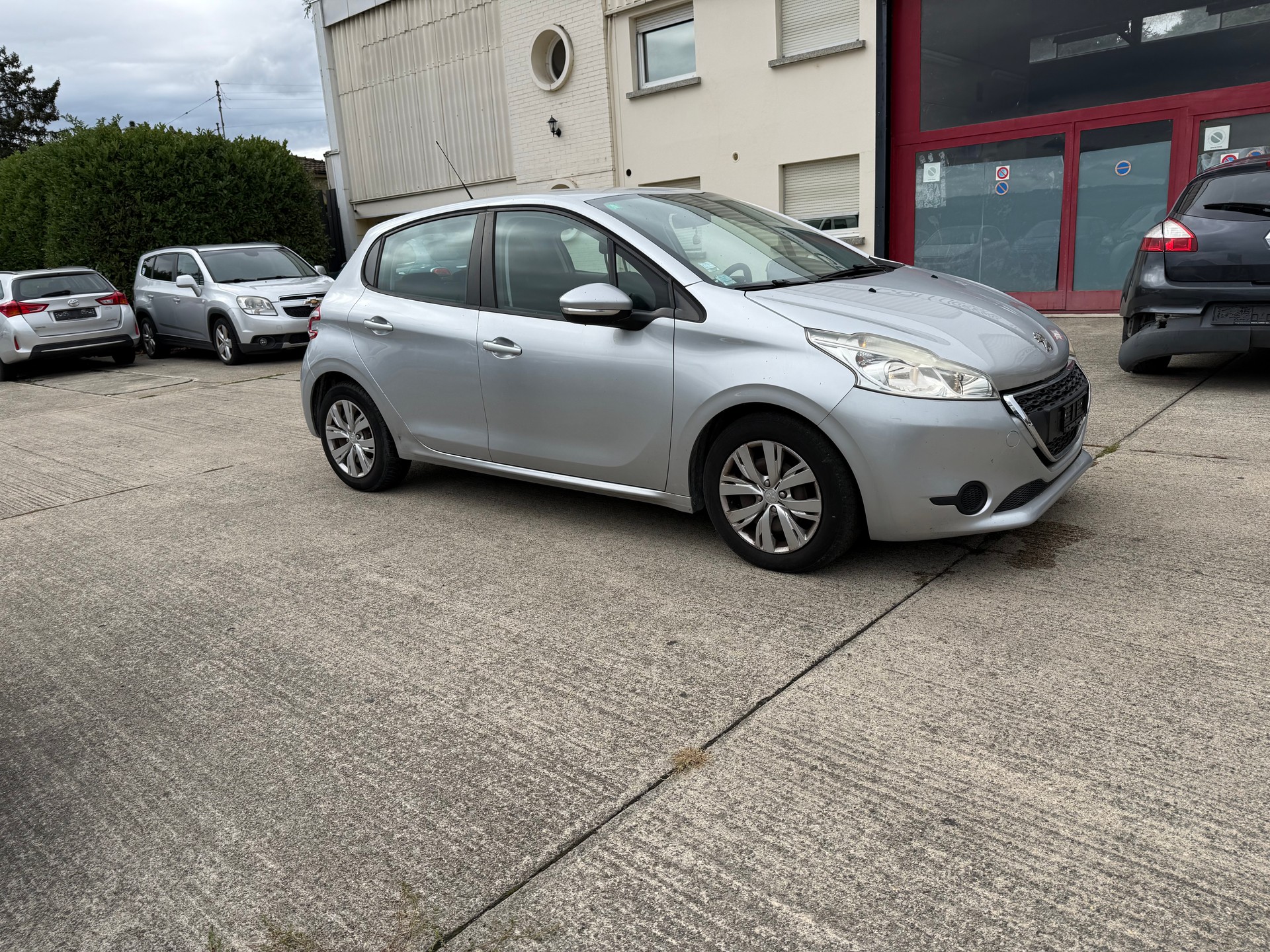 PEUGEOT 208 1.6 VTI Intuitive-image-1