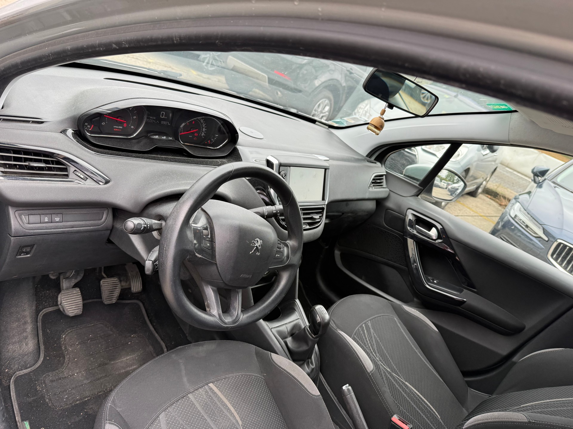 PEUGEOT 208 1.6 VTI Intuitive-image-10