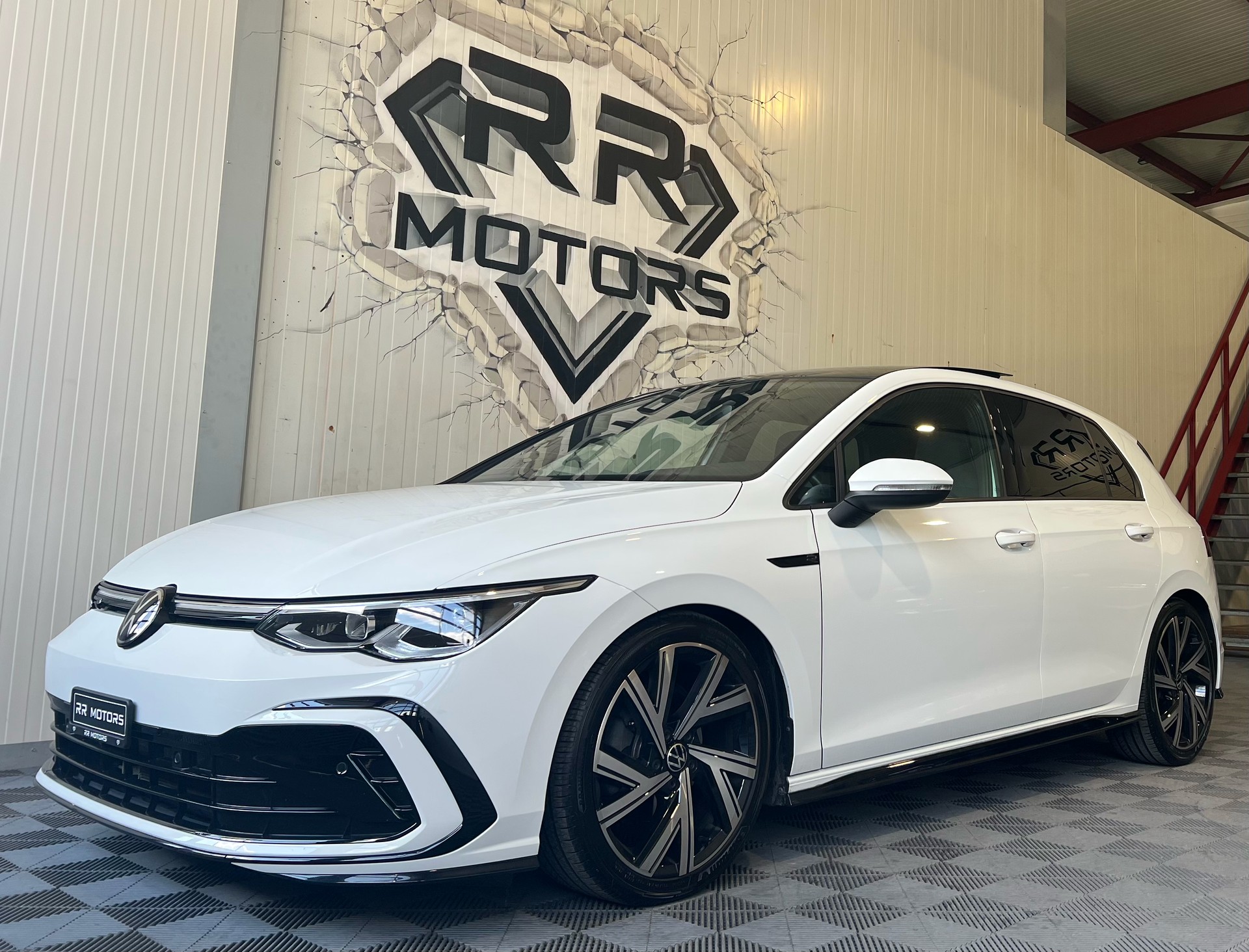VW Golf 2.0 TDI R-Line DSG-image-0