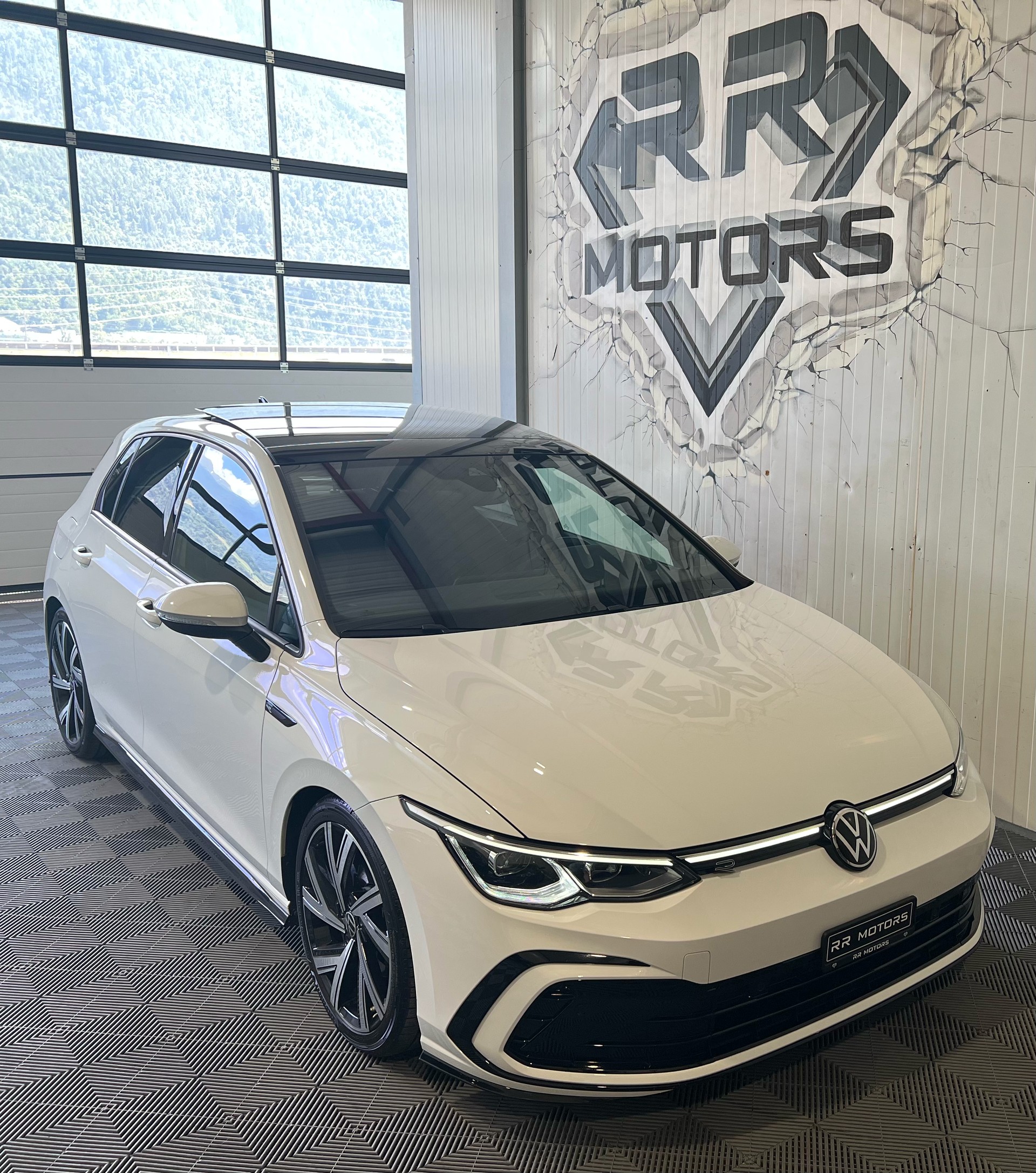 VW Golf 2.0 TDI R-Line DSG-image-5