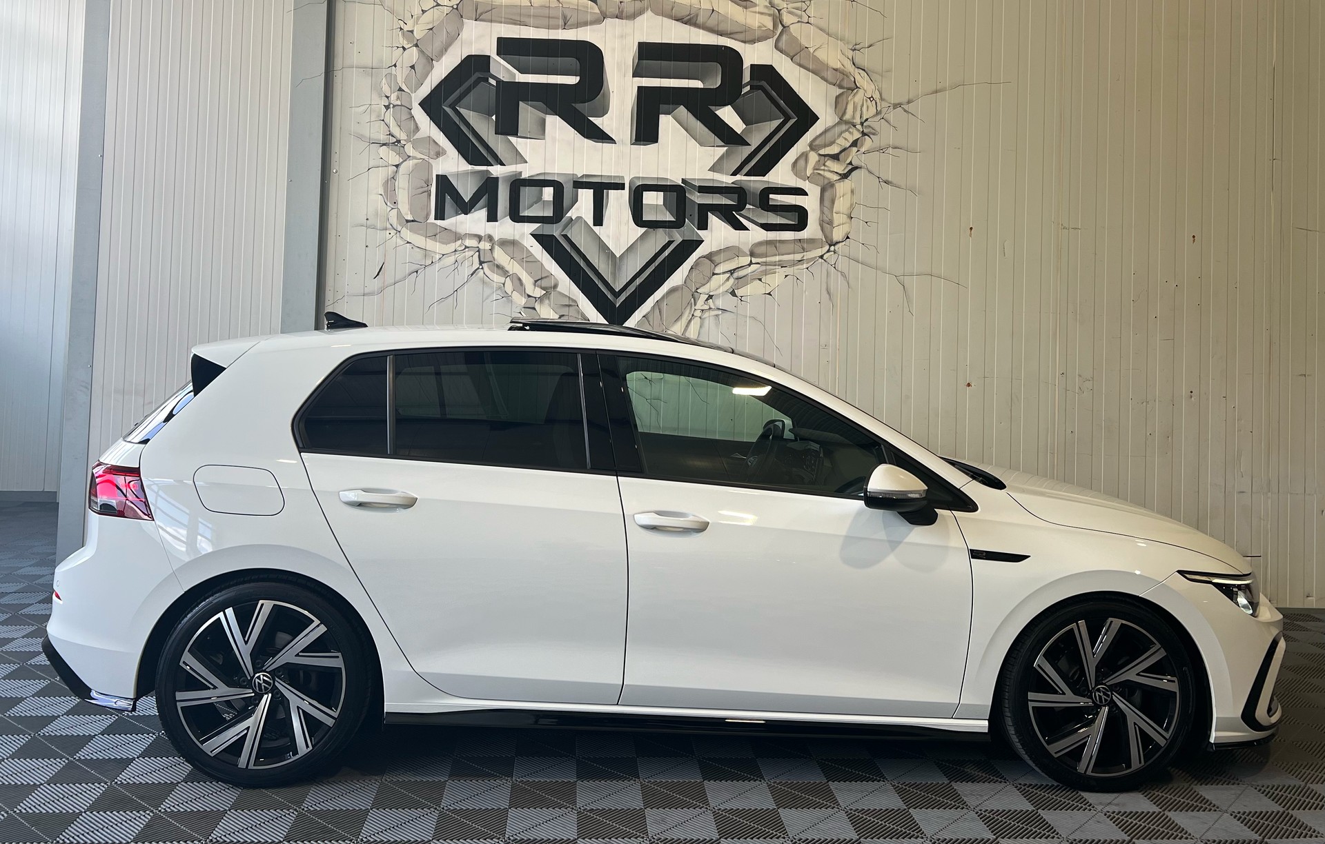 VW Golf 2.0 TDI R-Line DSG-image-4