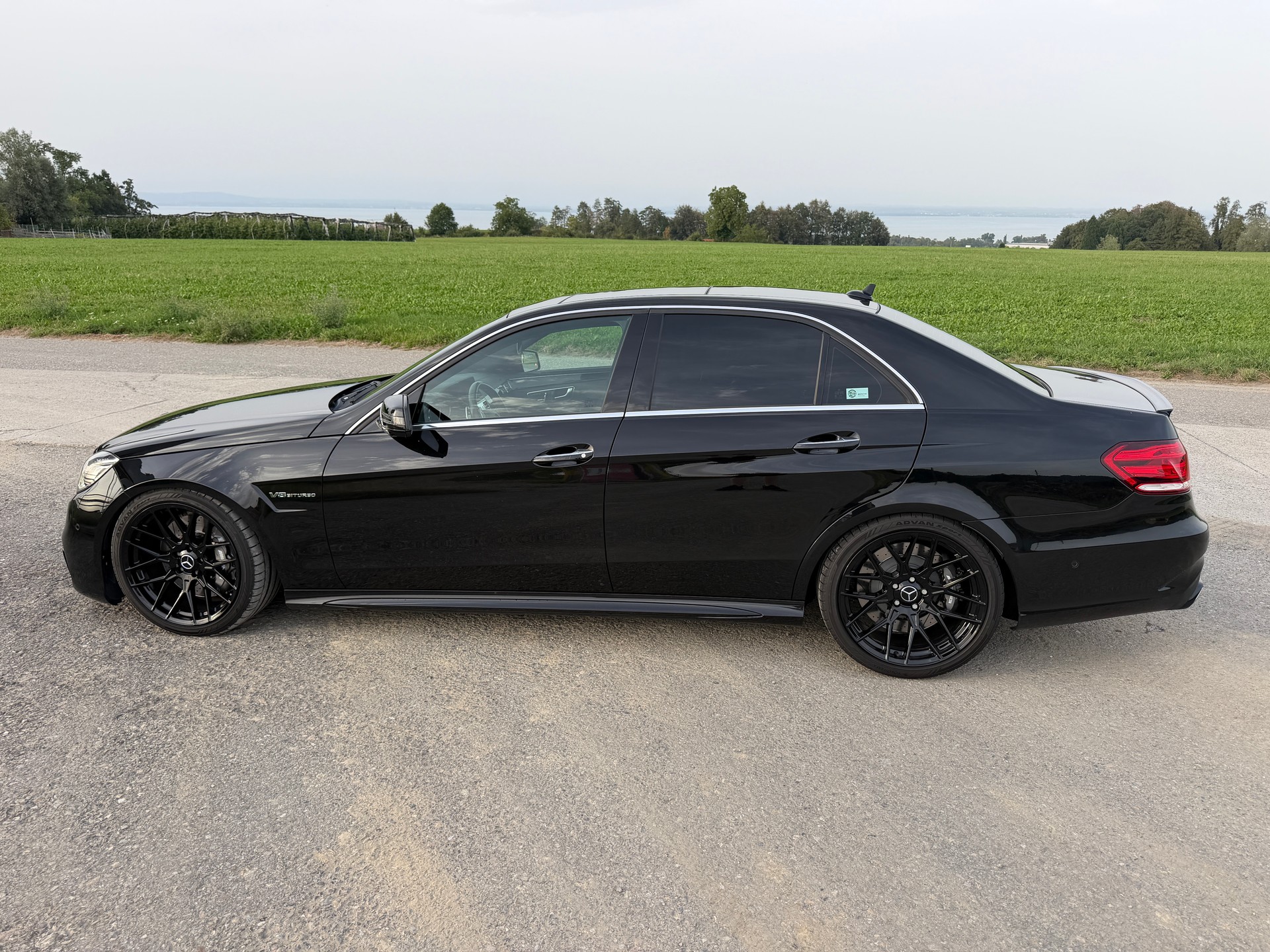 MERCEDES-BENZ E 63 AMG-image-1