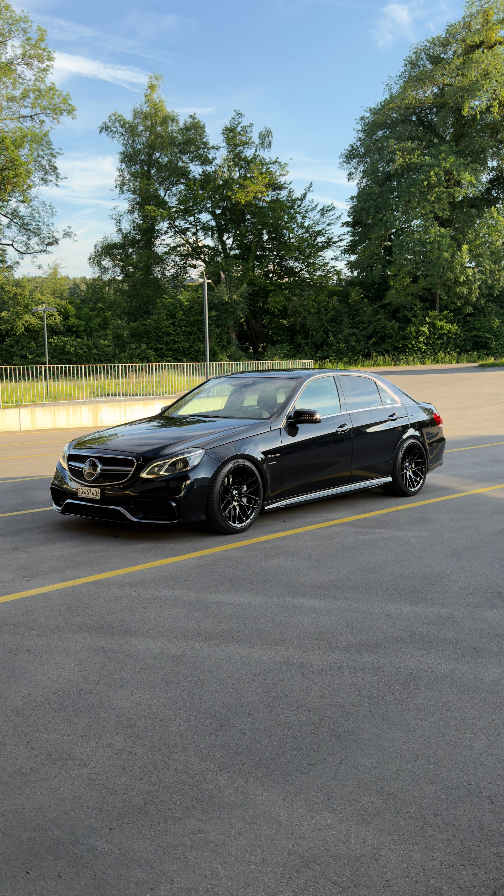 MERCEDES-BENZ E 63 AMG-image-0