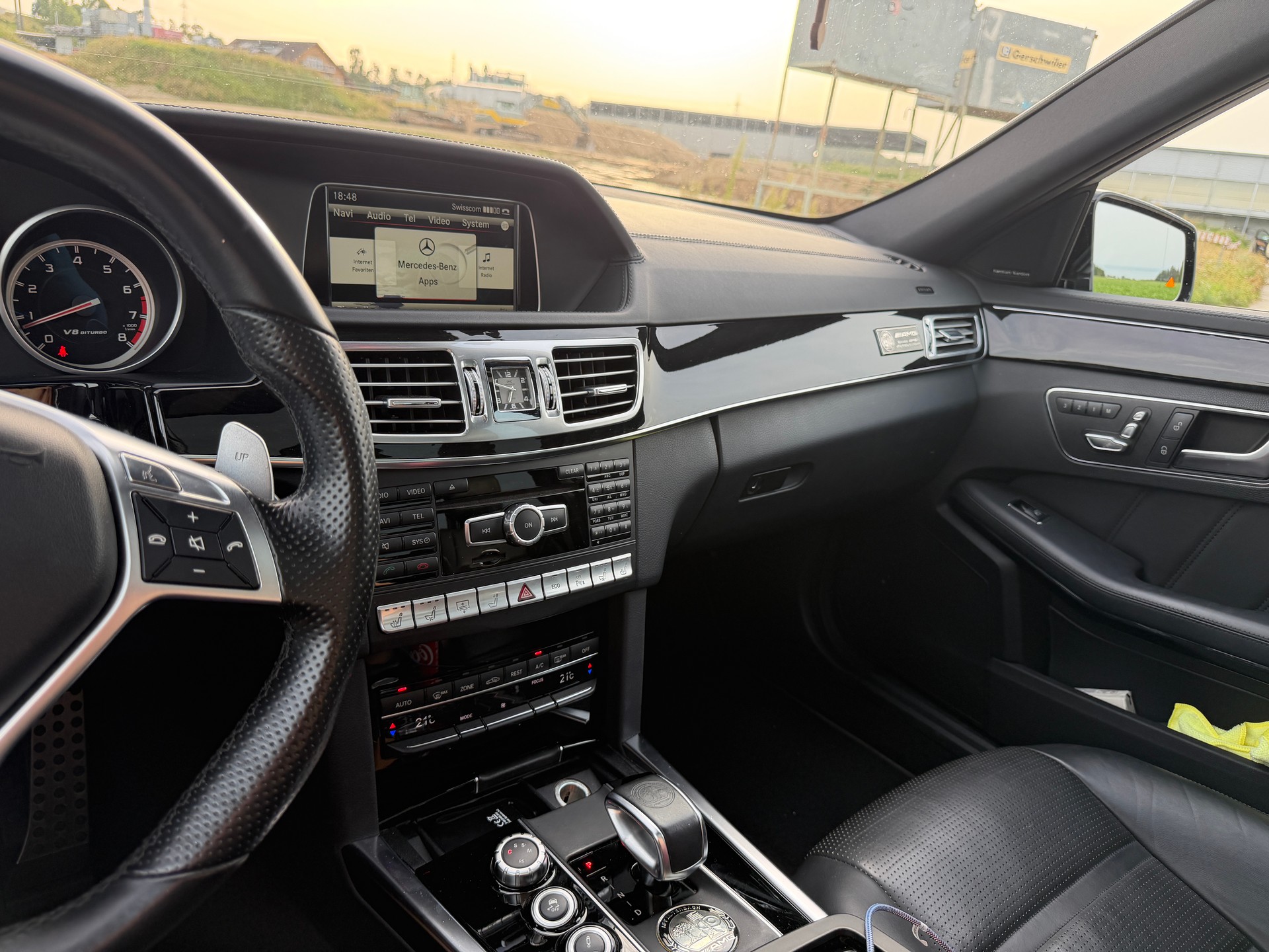 MERCEDES-BENZ E 63 AMG-image-4