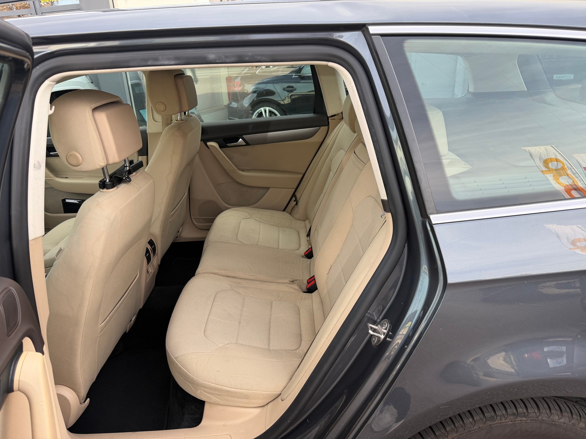 VW Passat Variant 2.0 TDI BMT Comfortline DSG-image-9