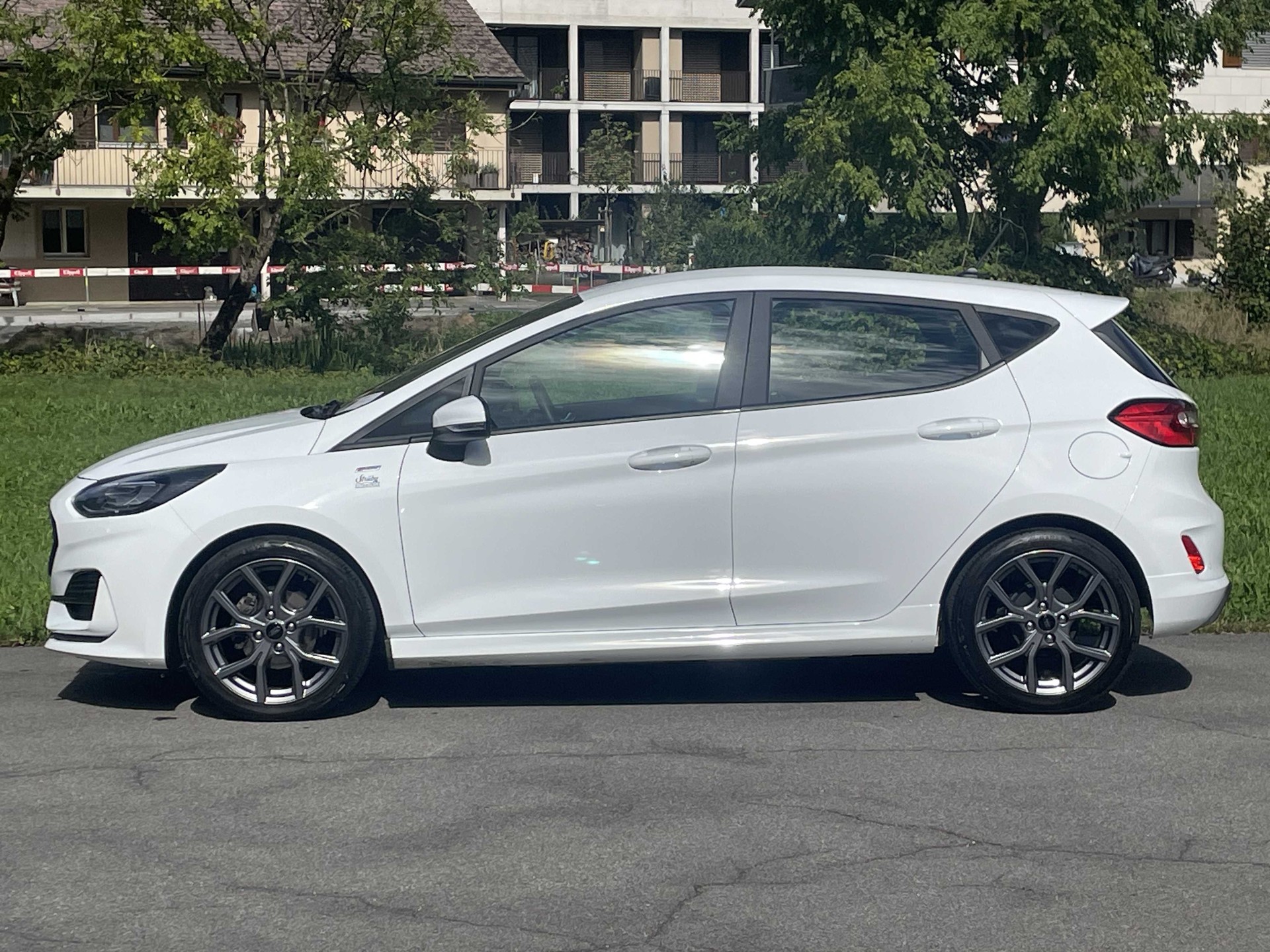 FORD Fiesta 1.0 EcoB 100PS ST-Line-image-2