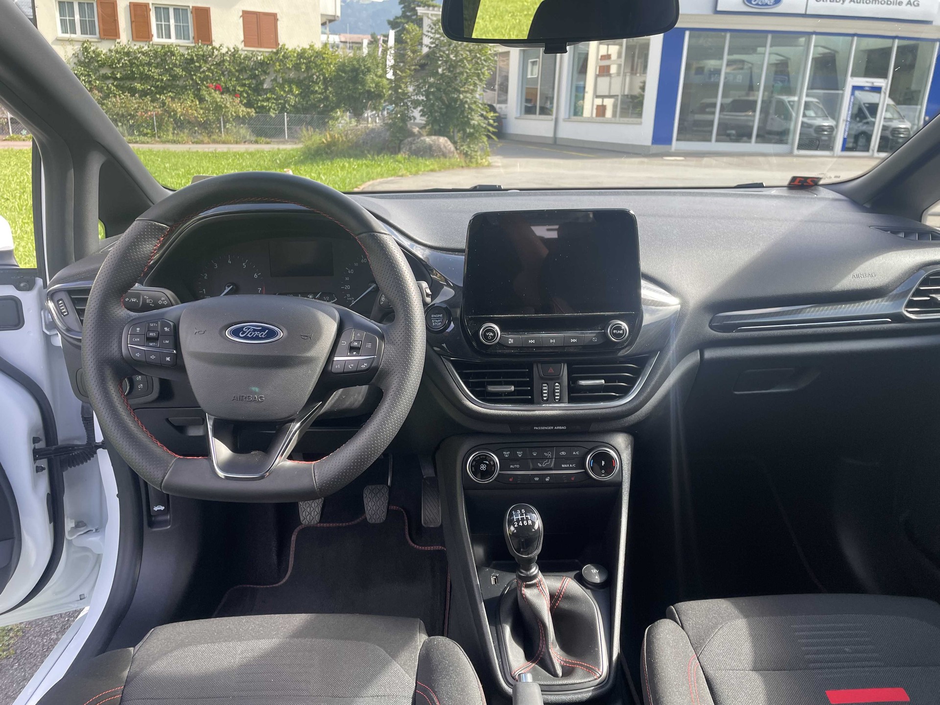 FORD Fiesta 1.0 EcoB 100PS ST-Line-image-12