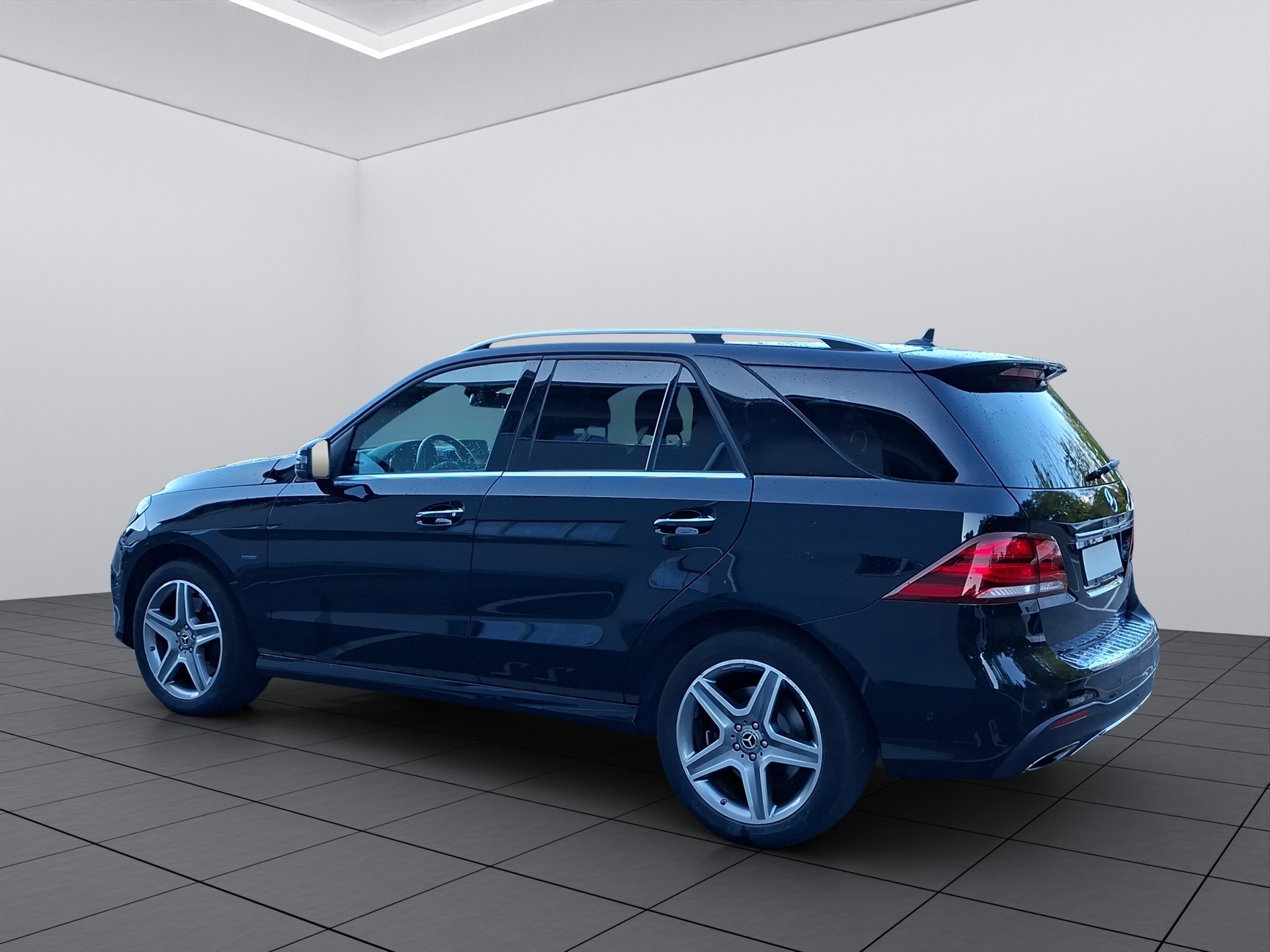 MERCEDES-BENZ GLE 500 e 4Matic 7G-Tronic-image-2