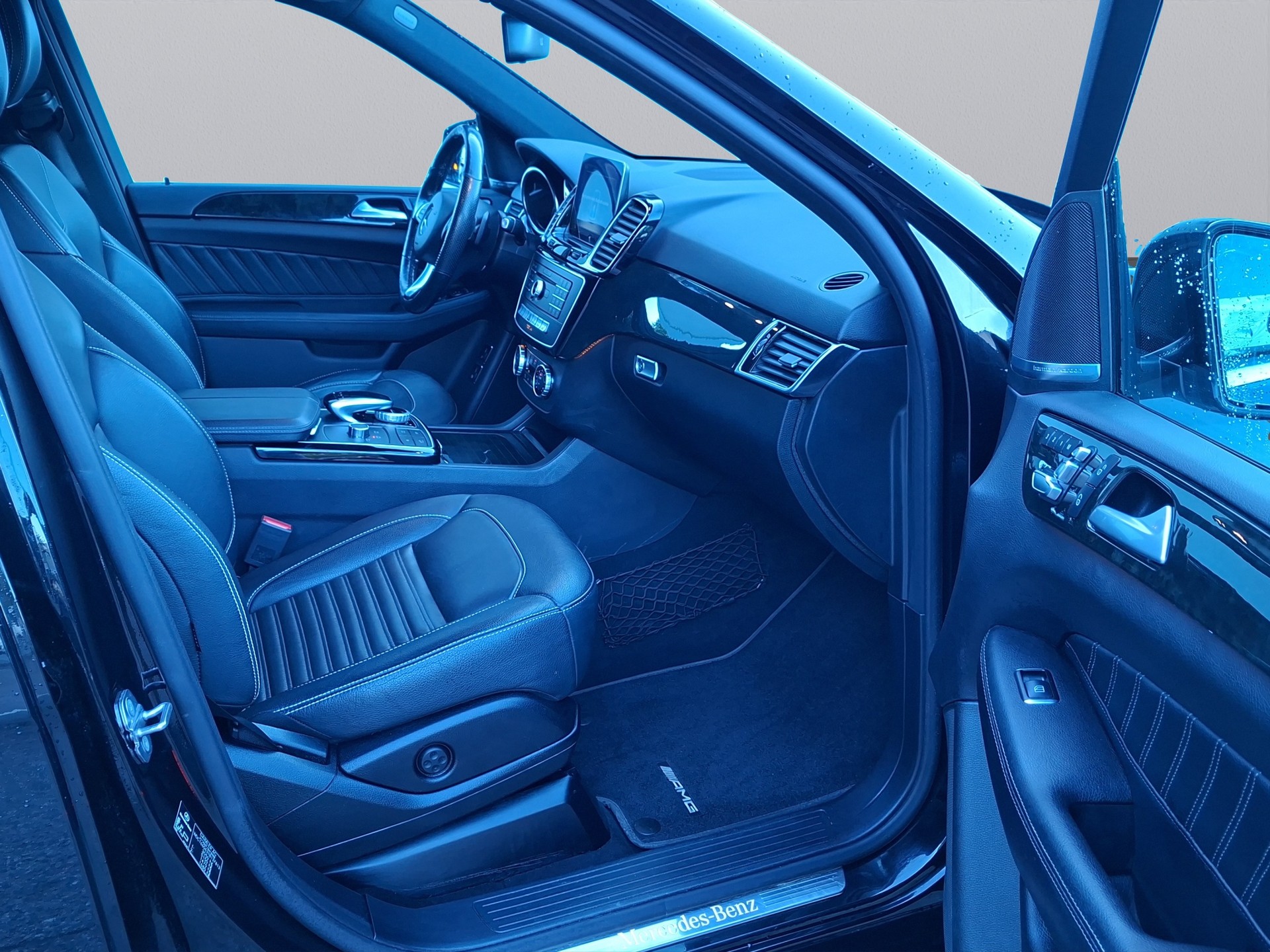 MERCEDES-BENZ GLE 500 e 4Matic 7G-Tronic-image-16