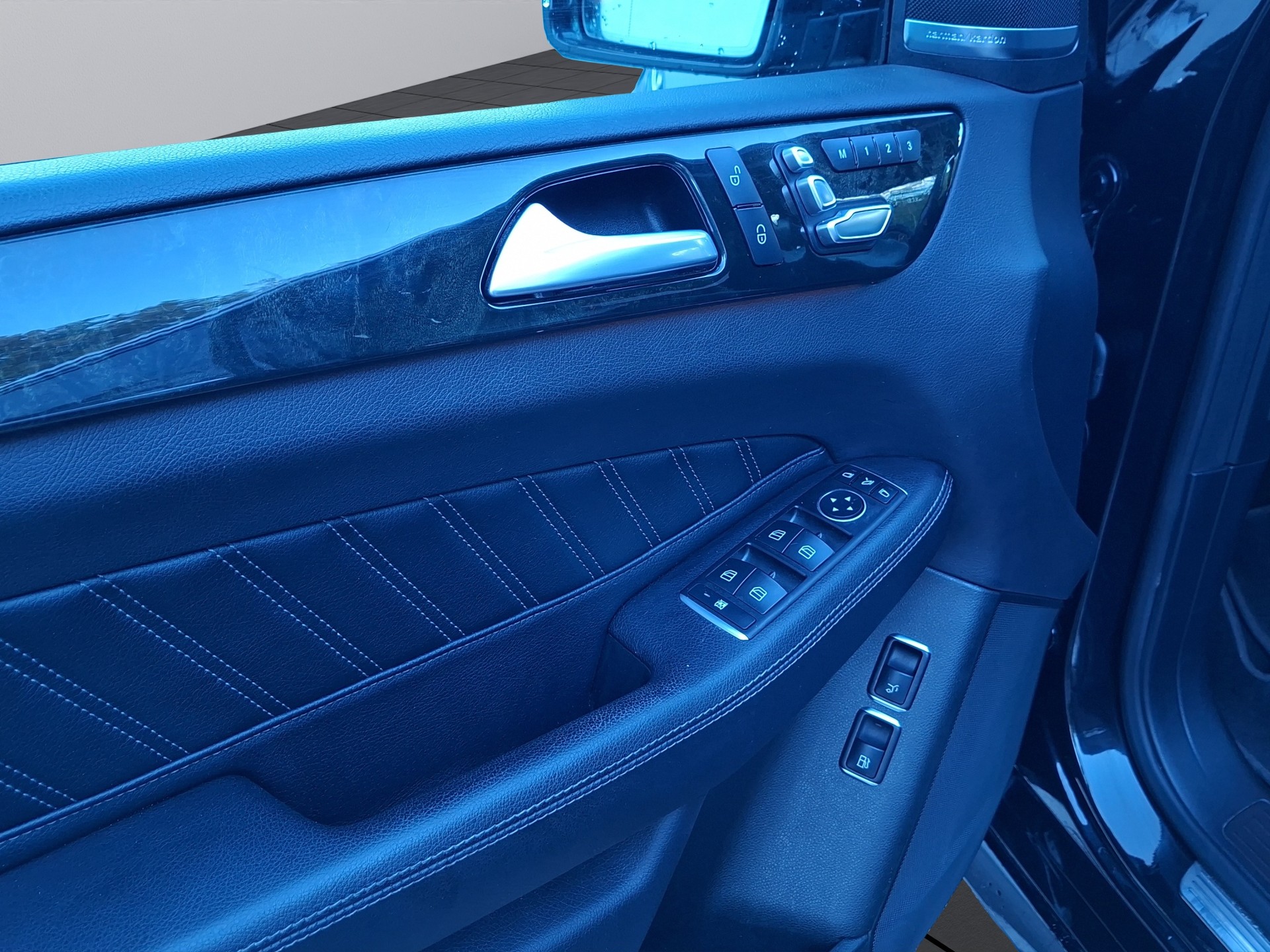 MERCEDES-BENZ GLE 500 e 4Matic 7G-Tronic-image-10