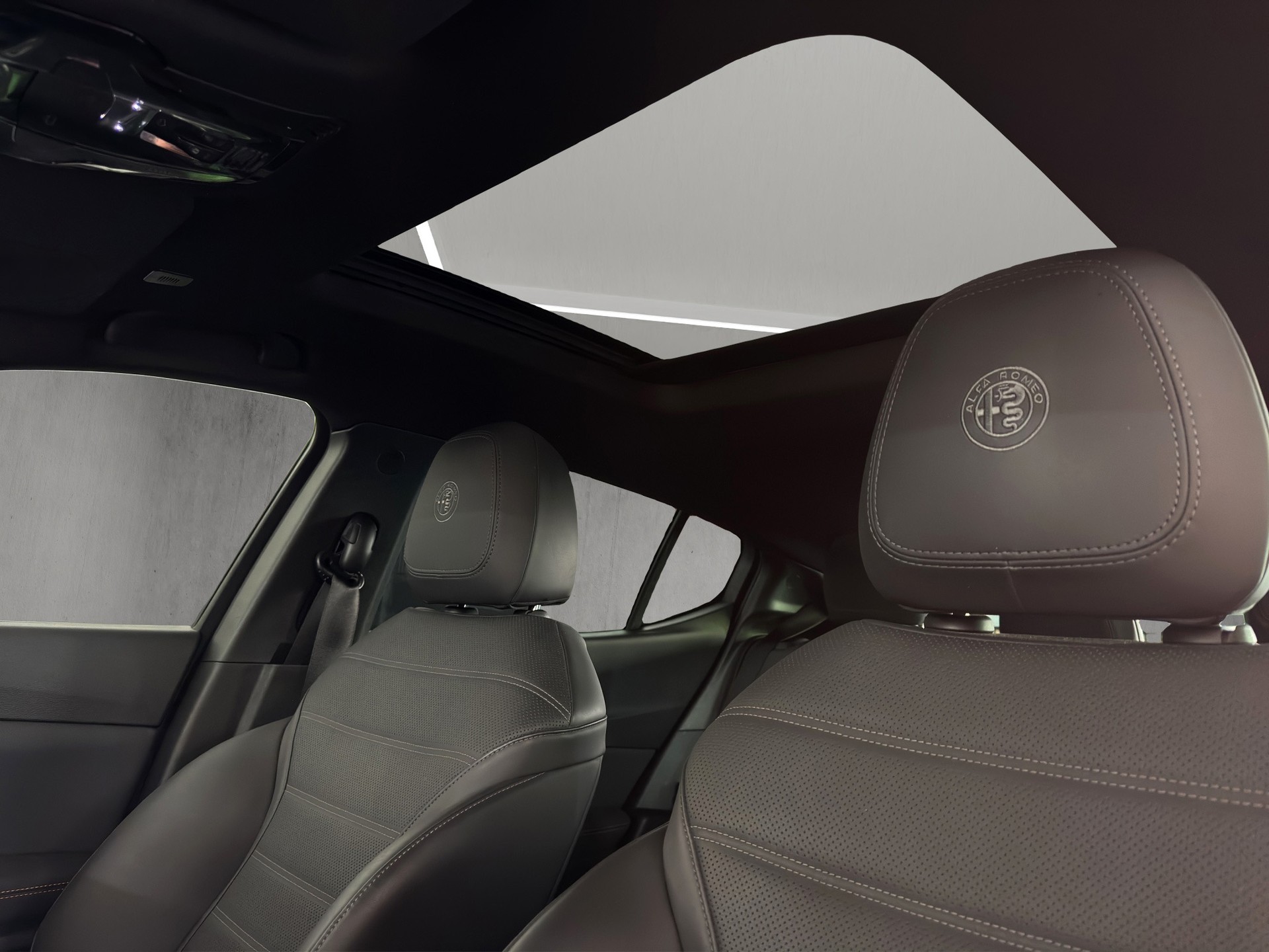 ALFA ROMEO Tonale 1.5 48V Hybrid Veloce Premium Sky "Panodach-20"Alu-Leder-Sitzlüftung"-image-8