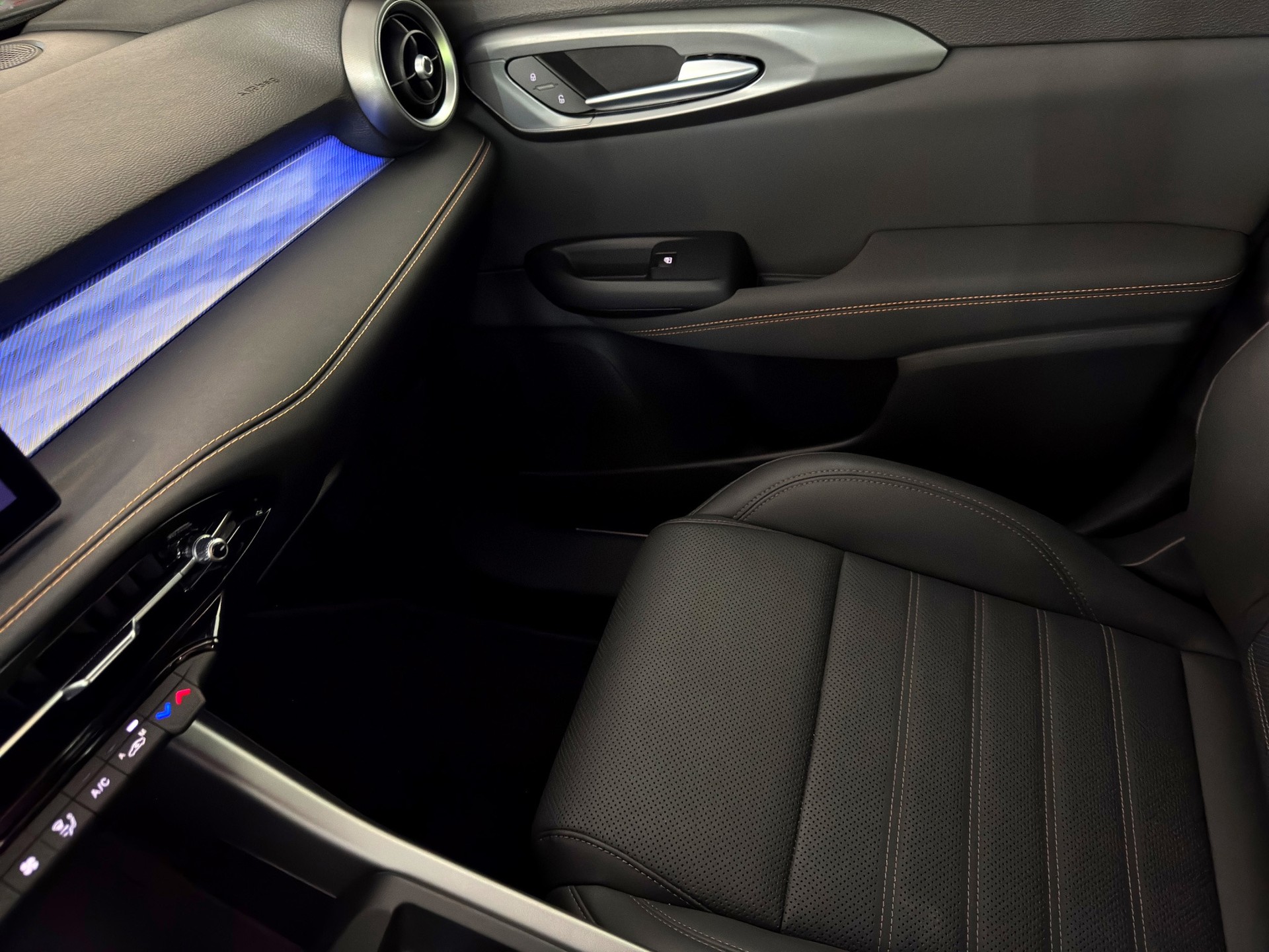 ALFA ROMEO Tonale 1.5 48V Hybrid Veloce Premium Sky "Panodach-20"Alu-Leder-Sitzlüftung"-image-20