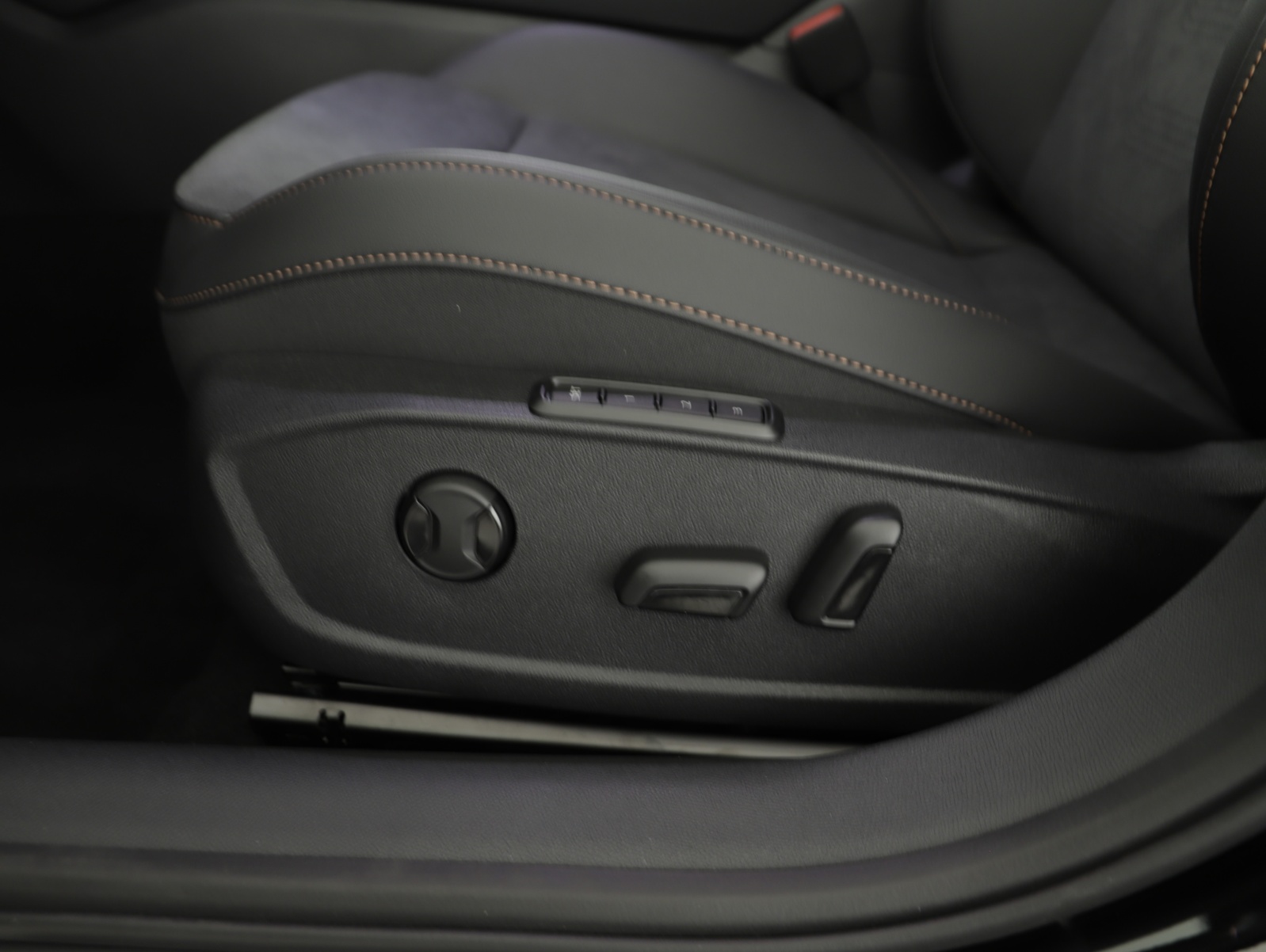 CUPRA Formentor 2.0TSI 4Drive DSG-image-13