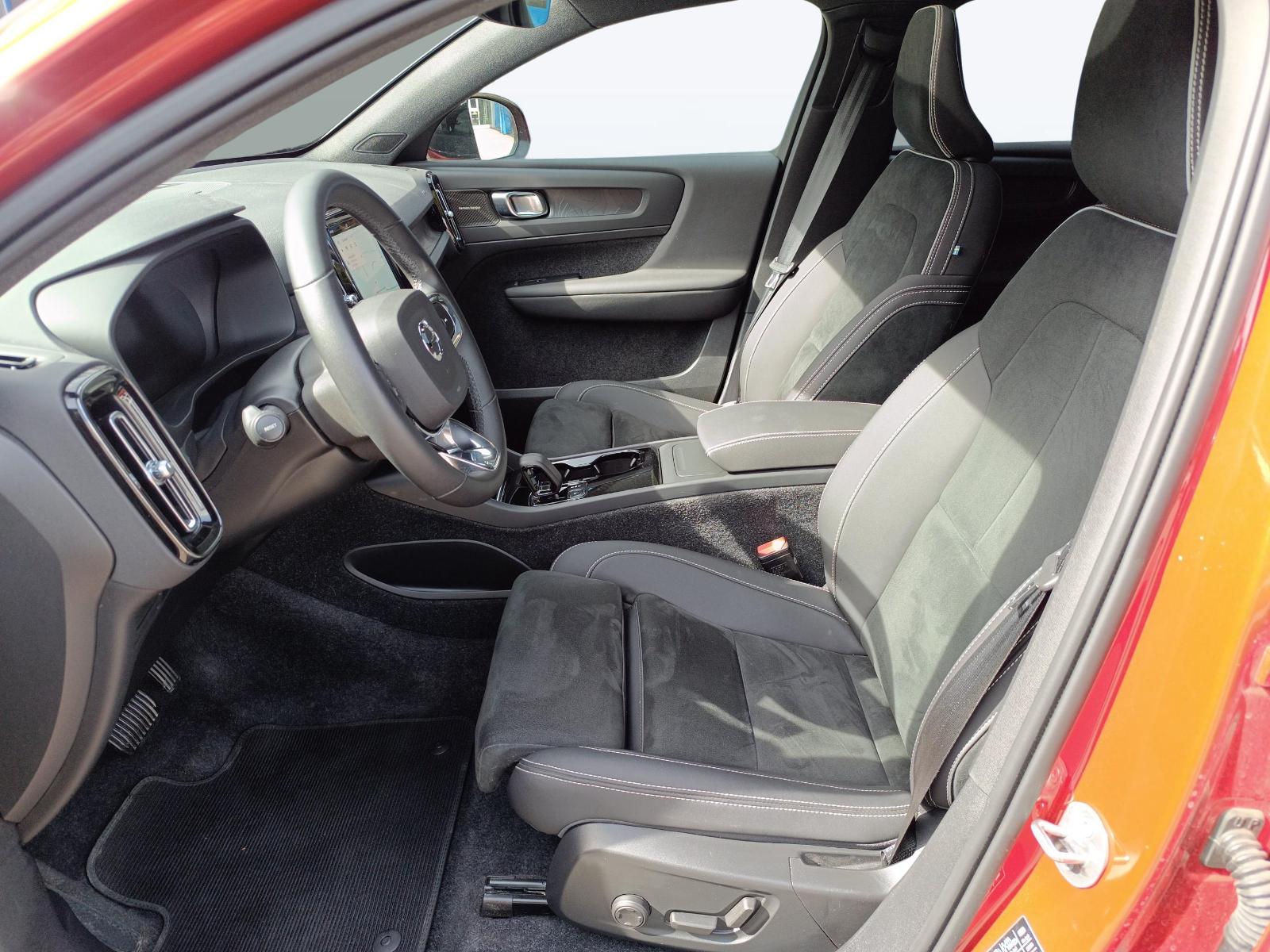 VOLVO C40 P8 Twin Recharge Ultimate AWD-image-9