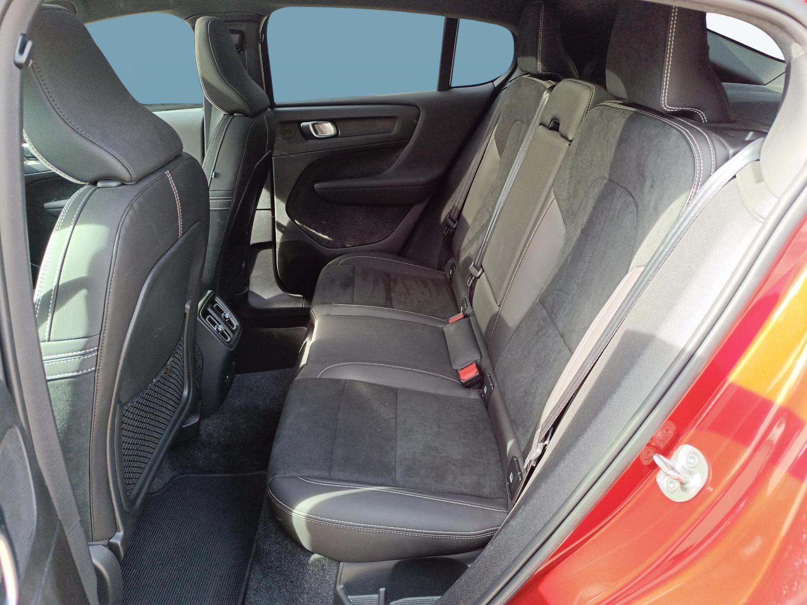 VOLVO C40 P8 Twin Recharge Ultimate AWD-image-10