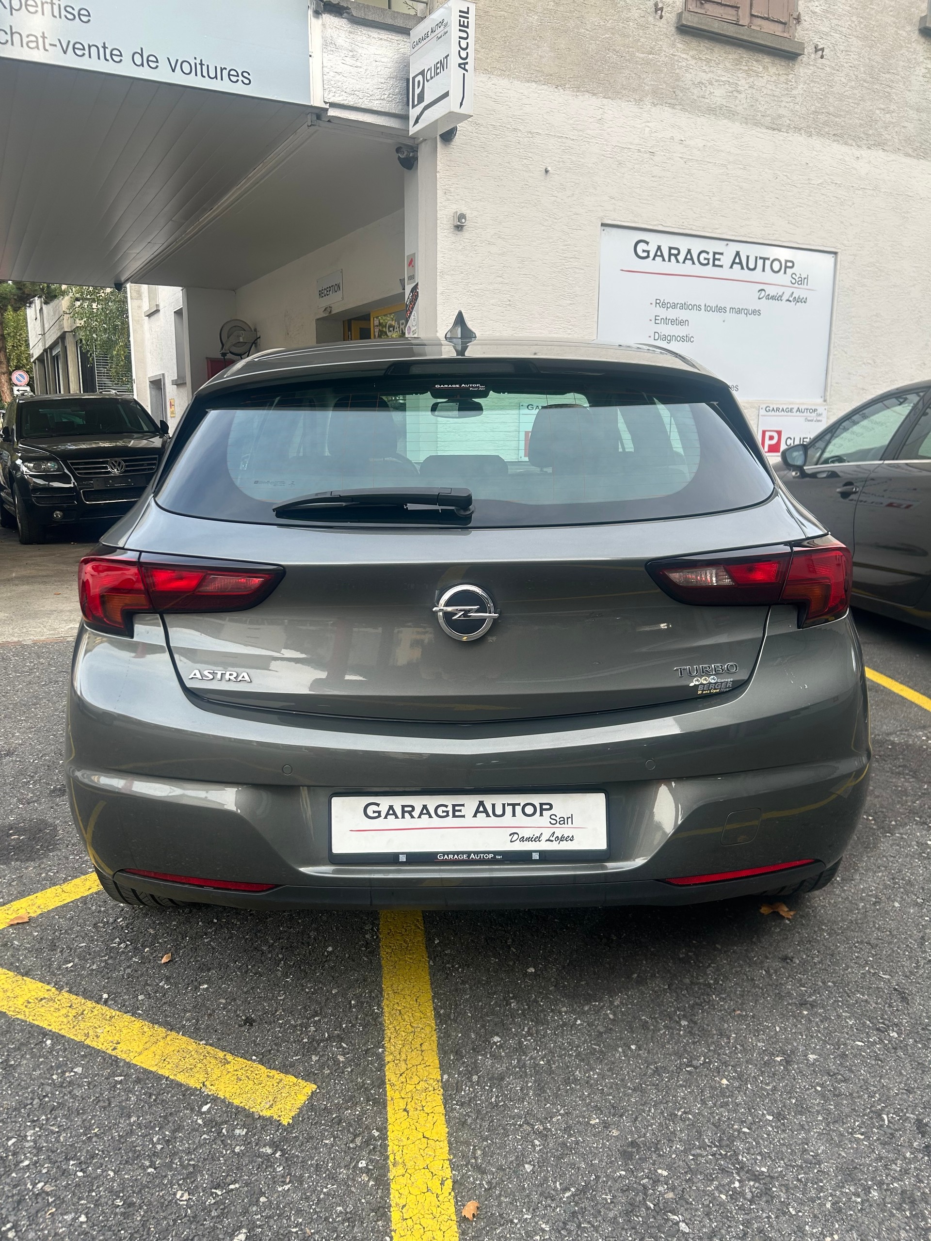 OPEL Astra 1.4i Turbo Dynamic Automatic-image-2
